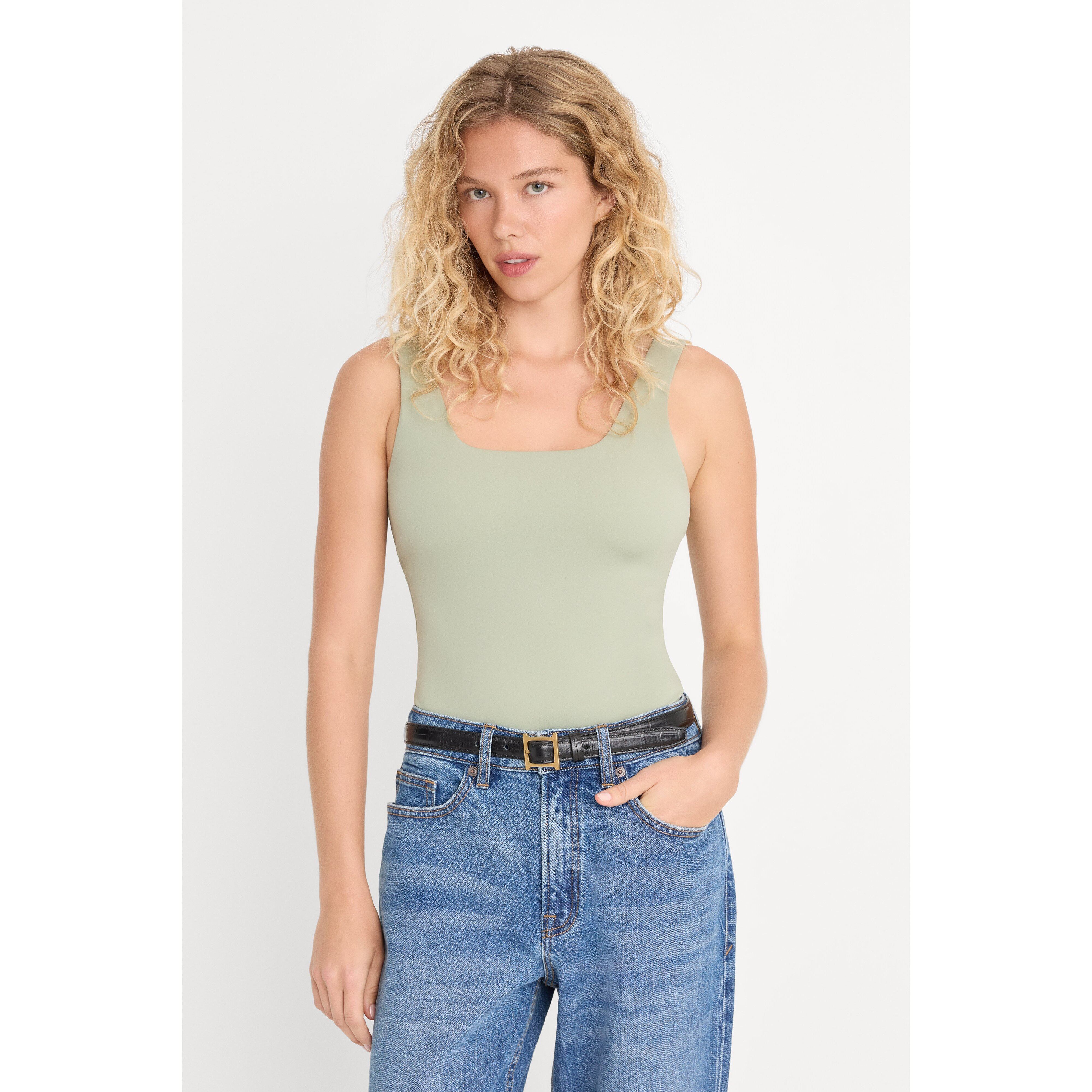 Women's The Weightless Sculpting Modern Tank Bodysuit | Mosswell, Size XS | Good American by Khlo� Kardashian | Good American