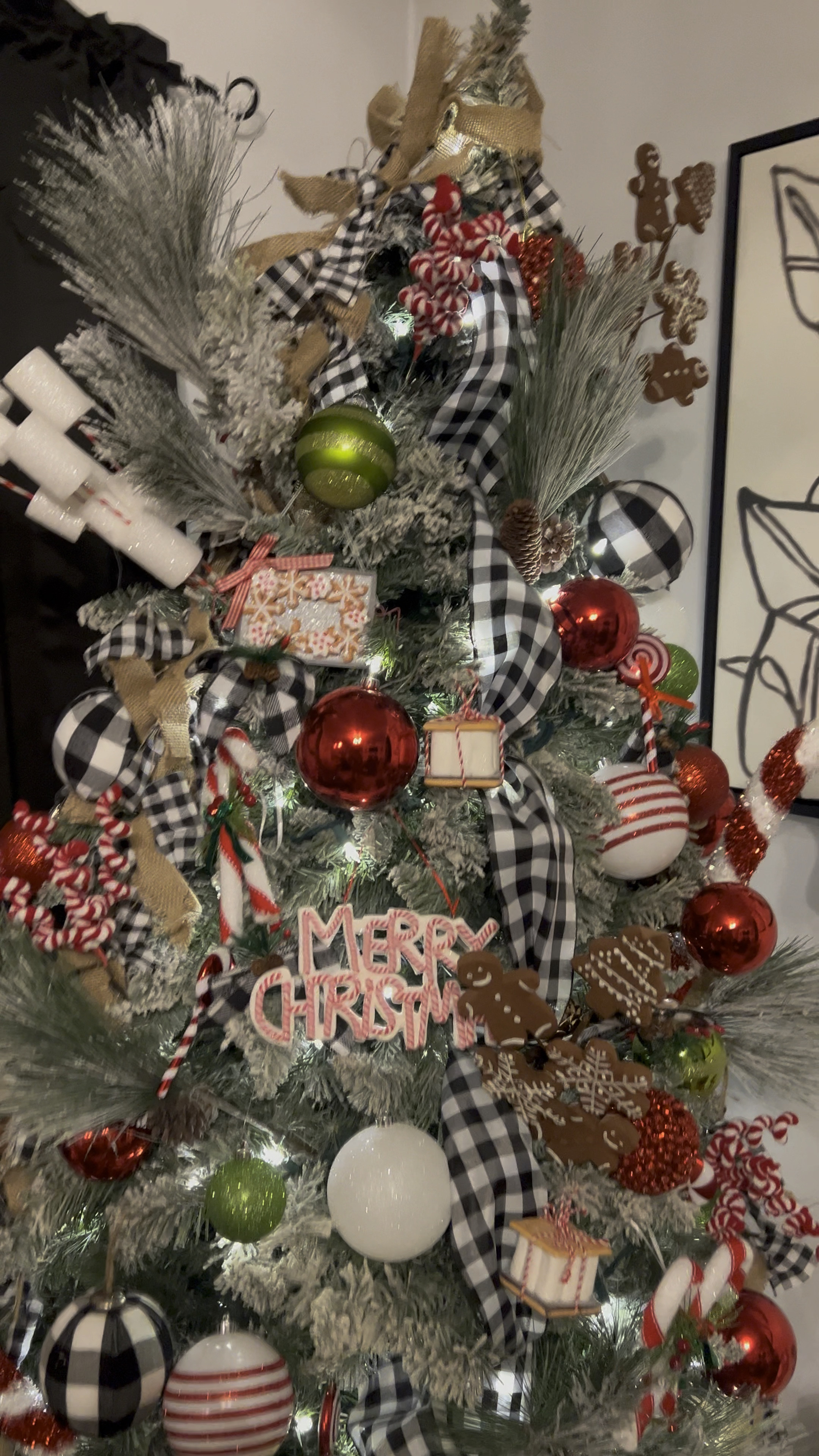 Adding more greenery to my Christmas tree this year and I’m loving the look! 🤩🌲✨

#LTKhome #LTKHoliday #LTKVideo