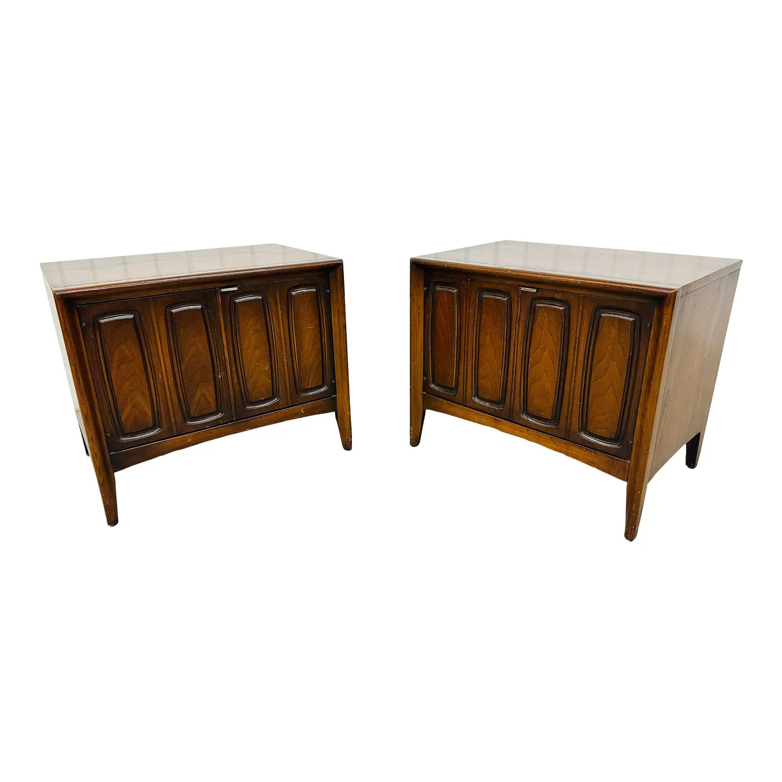 Mid-Century Modern Broyhill Emphasis Walnut Nightstands - Set of 2 | Chairish