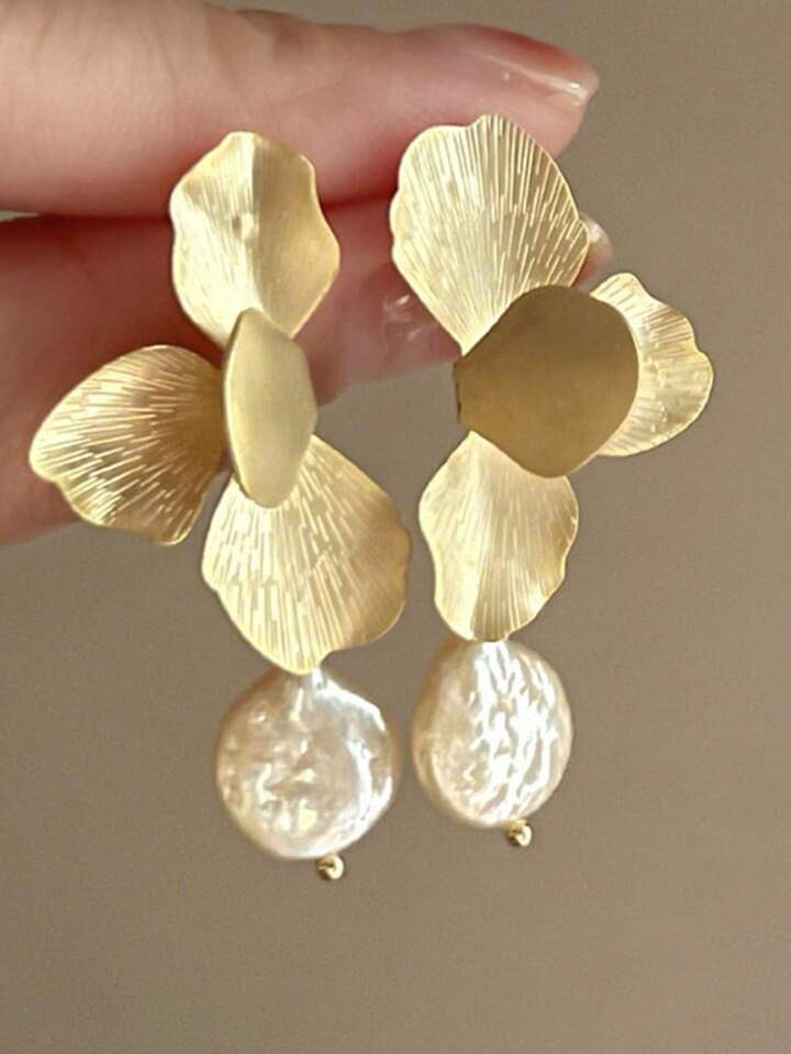1pair Metallic Flower Petal & Faux Pearl Earrings Valentines,Mom,Mother,Mother's Day,Gift | SHEIN