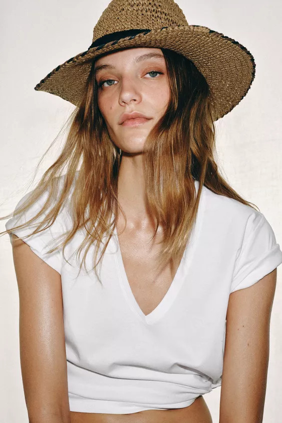 Wide-brimmed hat with a contrast band and a twisted brim. | Zara UK