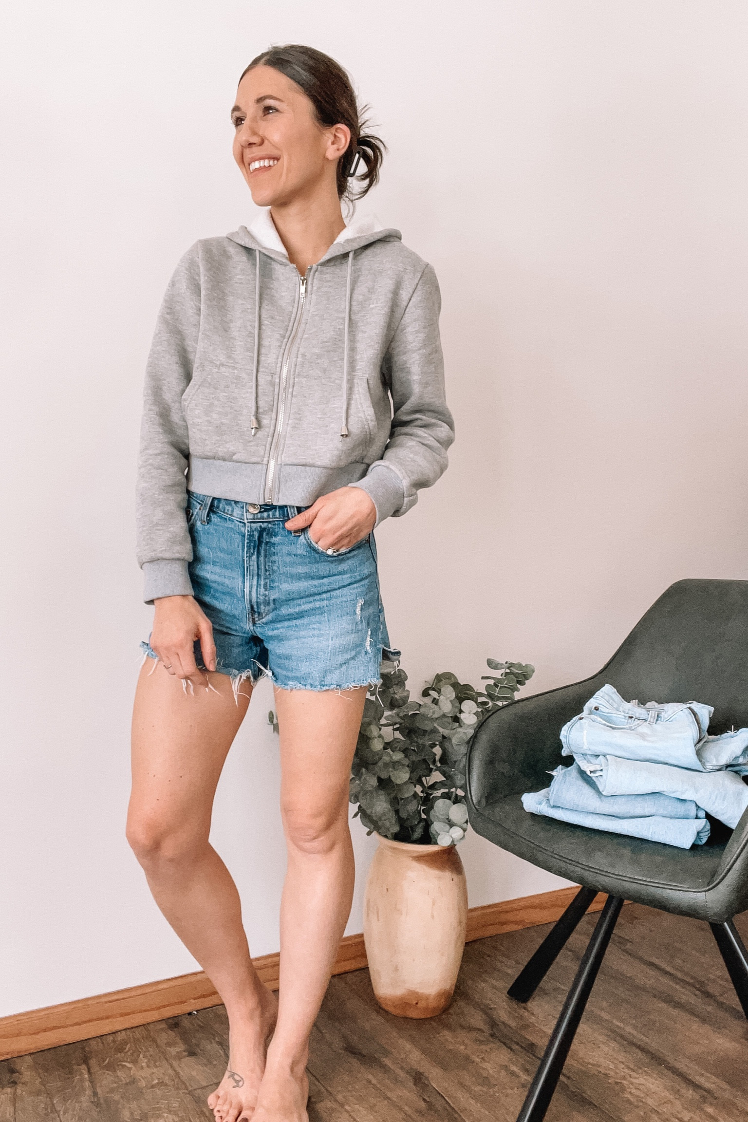 Abercrombie and Fitch denim sale 25% off denim + extra 15% off with code DENIMAF in cart!

90s cut off shorts, fit tts
Abercrombie style 

Amazon fashion cropped hoodie
A&F jeans  
Denim shorts 
Jeans shorts


#LTKunder50 #LTKsalealert #LTKFind
