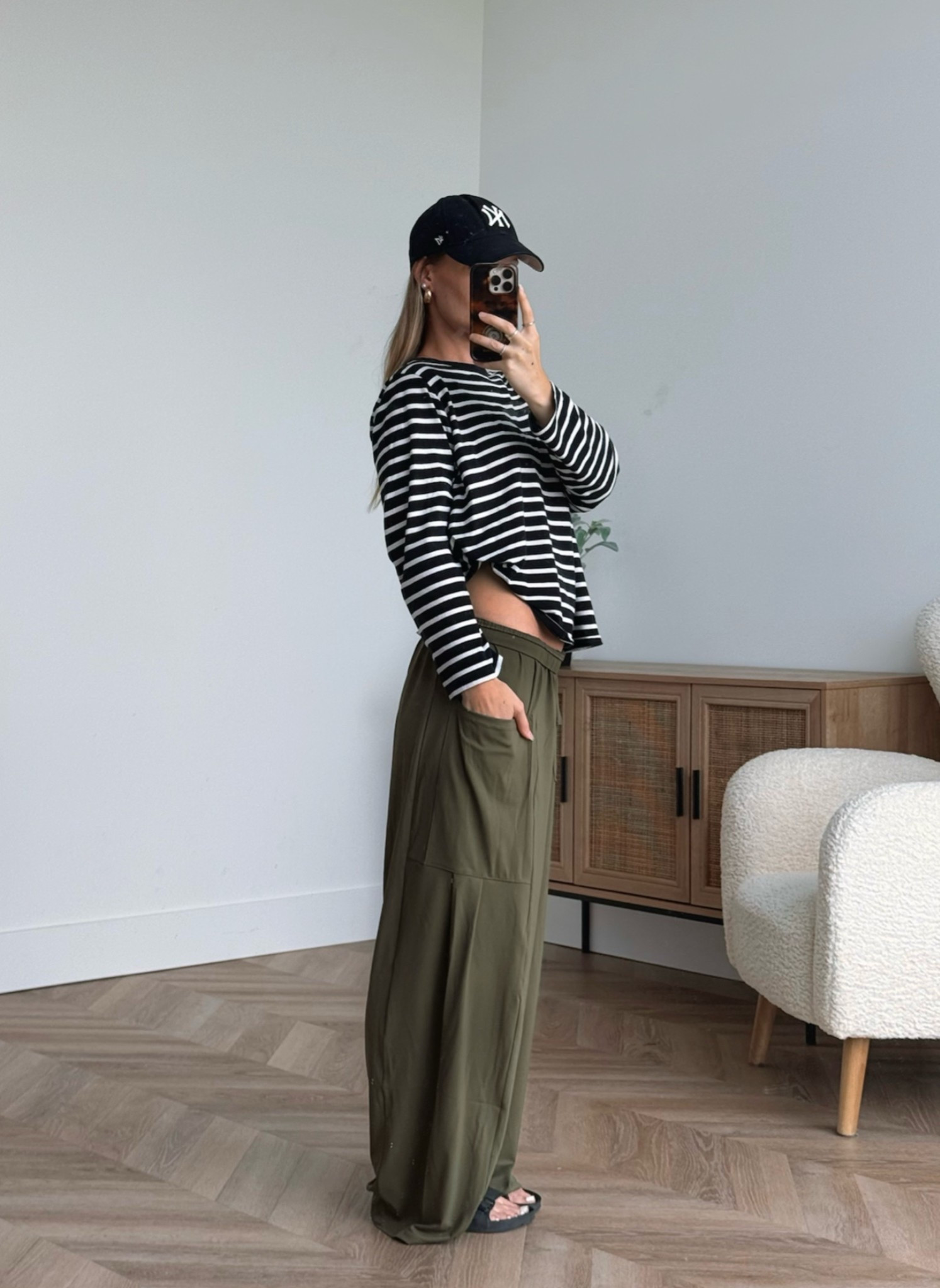 Comfy, bump-friendly & still feels put together 🤎 The kind of easy everyday outfit I’ll be living in this pregnancy. Cozy, stretchy and perfect for running errands, work-from-home days or chasing a toddler around.

Shop my pregnancy outfit, bump-friendly basics, comfy maternity style + everyday wardrobe staples below ✨

#BumpFriendlyStyle #PregnancyOutfit #MaternityStyle #MaternityFashion #PregnancyStyle #ComfyOutfit #CasualOutfit #MomStyle #EverydayStyle #FallOutfit #LTKStyle #LTKBump

#LTKfall #LTKmaternity #LTKcanada