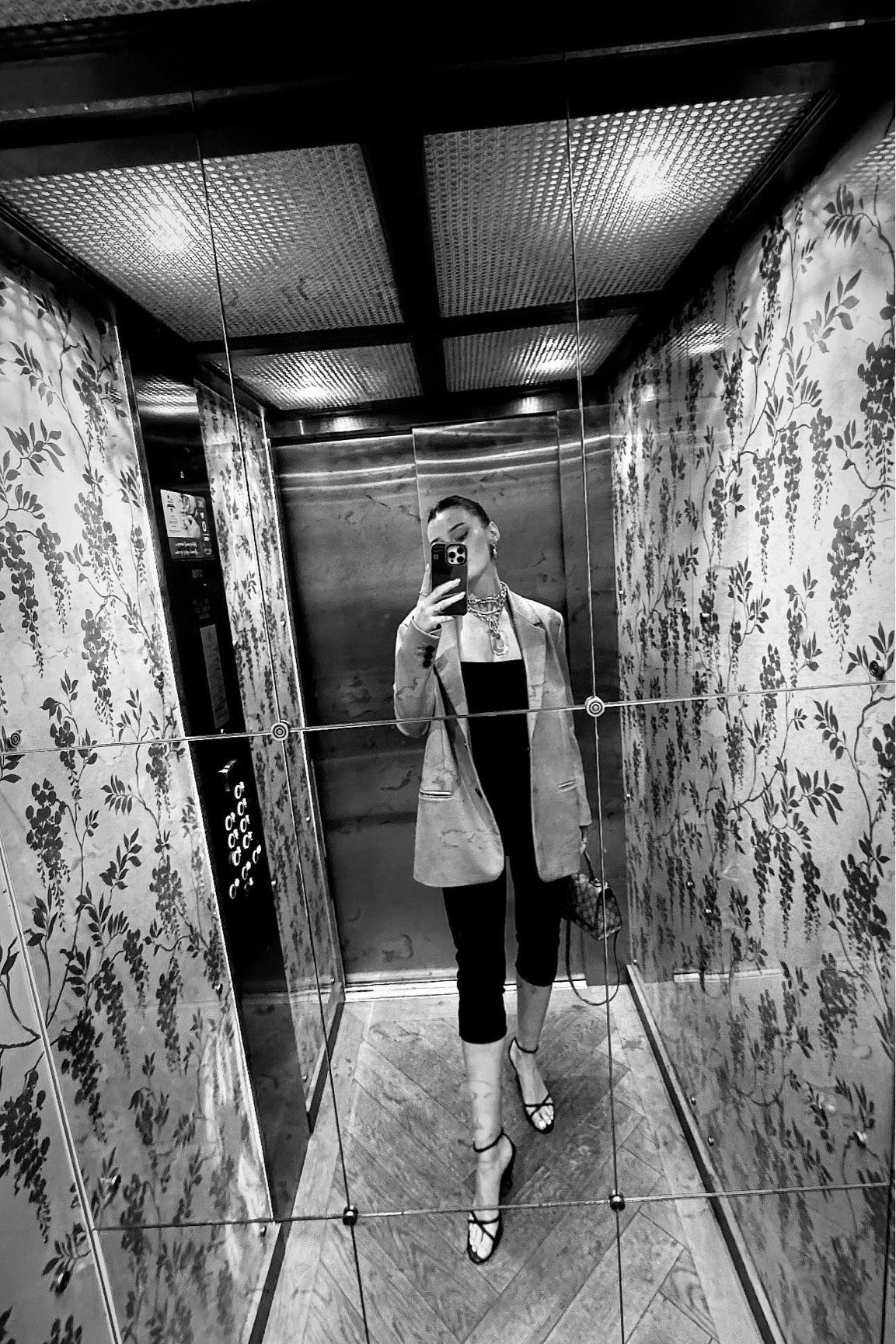 Quick mirror pic! 

#LTKStyleTip