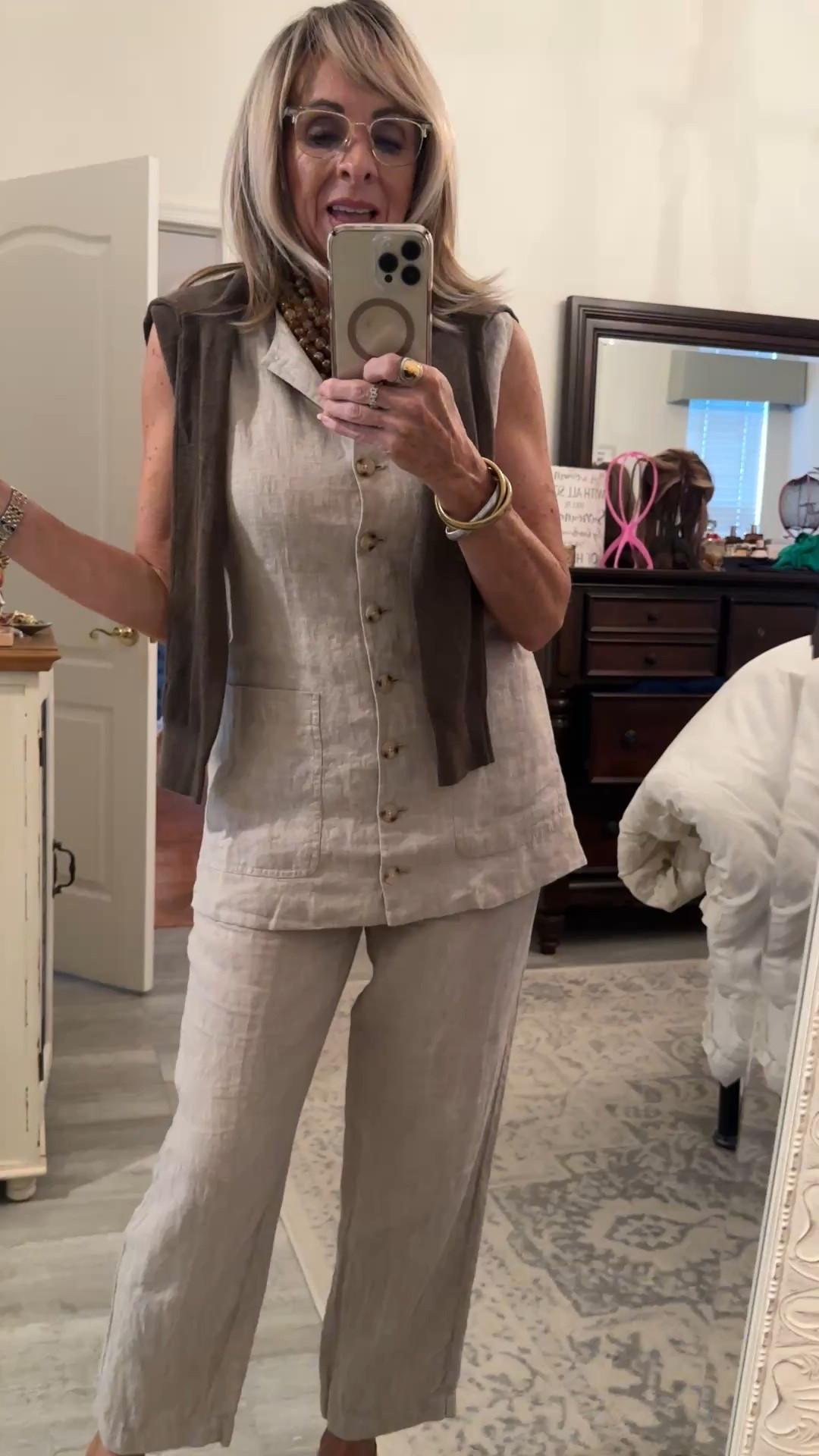 High quality linen from Quince. Runs True to size. Quiet luxury. Must have for summer! 
#linen #affordable #quietluxury 

#LTKOver40