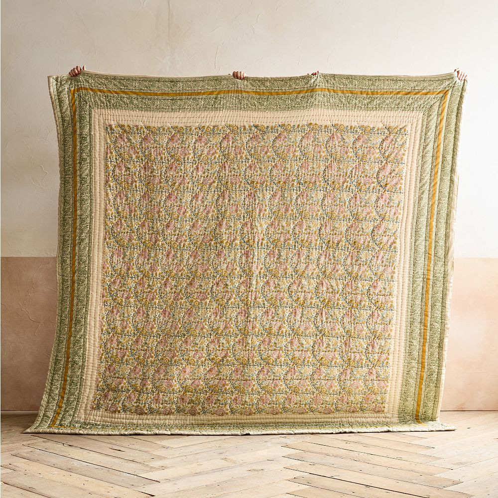 Goldie Cotton Printed Quilt | GreenRow