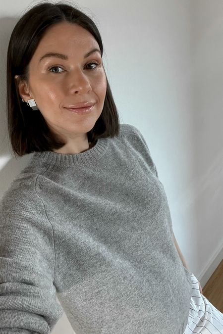 I have this Uniqlo jumper in three colours. Such a good piece, good quality and price. I took it in size M, sized up for a roomy feel. 

#greyjumper #Uniqlojumper

#LTKstyletip #LTKSeasonal #LTKunder50