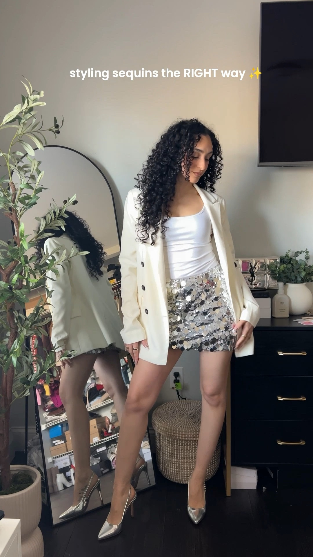 Sequins are it for the season ! This would make such a cute outfit for the holidays or New Year’s Eve ! A sequin skirt is a must have in your closet this month 

#LTKSeasonal #LTKHoliday #LTKootd