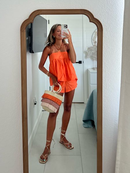 vacation / resort wear outfit ideas from petal and pup. wearing an XS in this linen two piece set 🧡