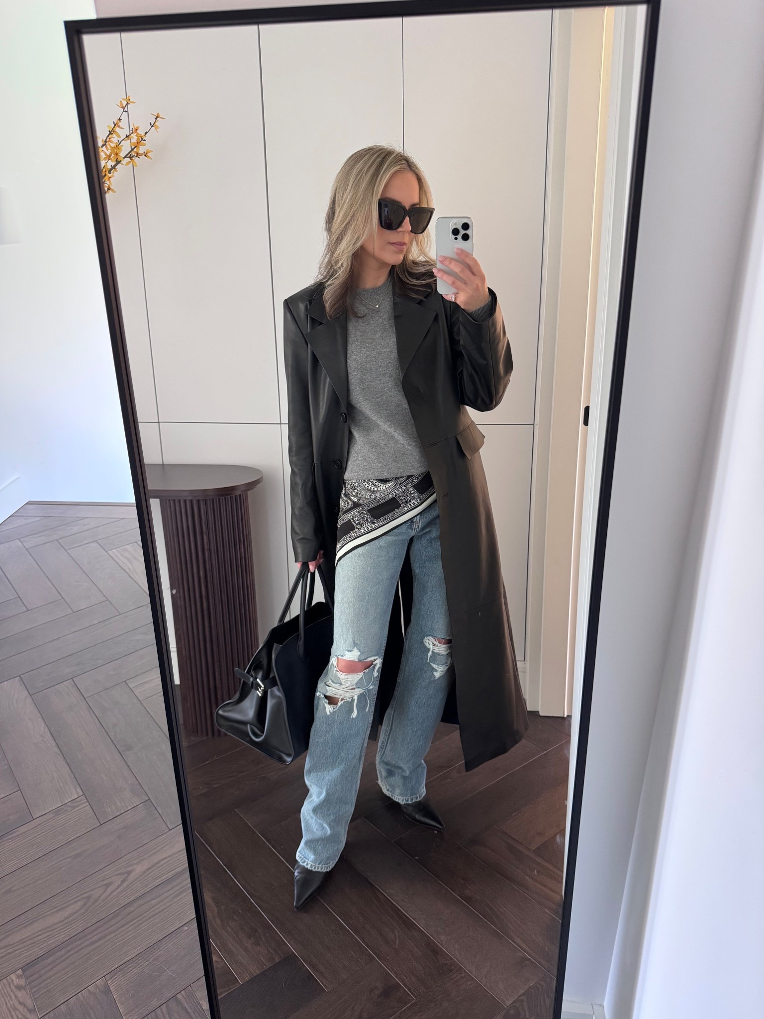 How to make ripped jeans look intentional, not accidental 🖤

#LTKjeans #LTKspring #LTKuk