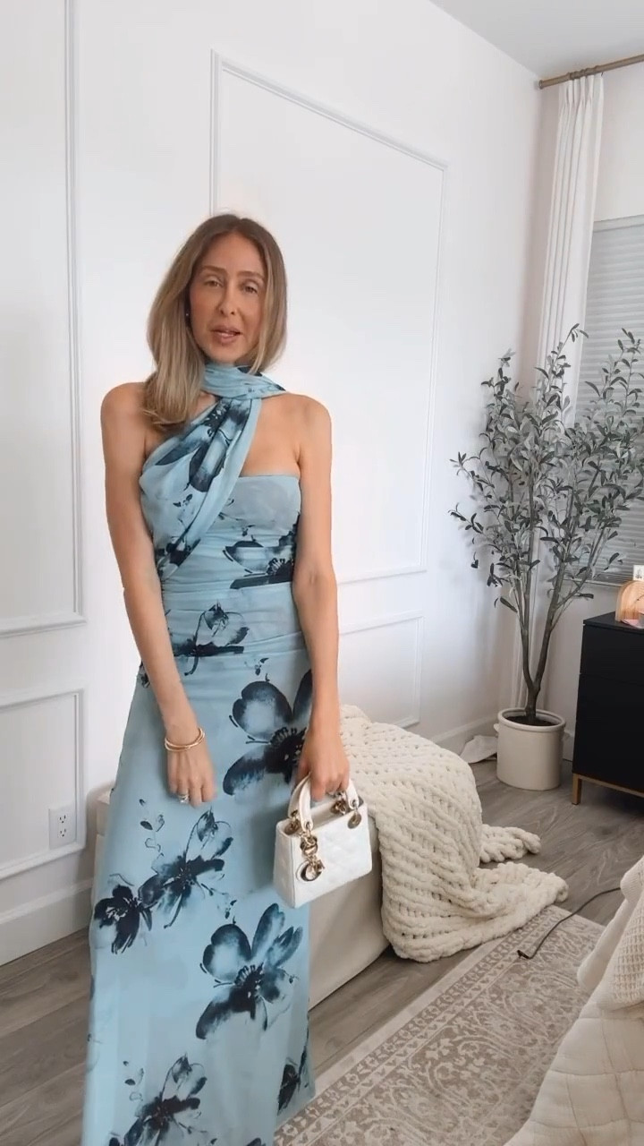 Loving this dress so much, I waited for weeks and now it’s back in stock. It’s gorgeous, flattering, stretchy, and comfortable. It also comes with this beautiful scarf, great option for wedding guest dress and I’m definitely taking to Italy this summer.Fits true to size and I’m wearing size small 


sonal

#LTKSeasonal #LTKU #LTKootd