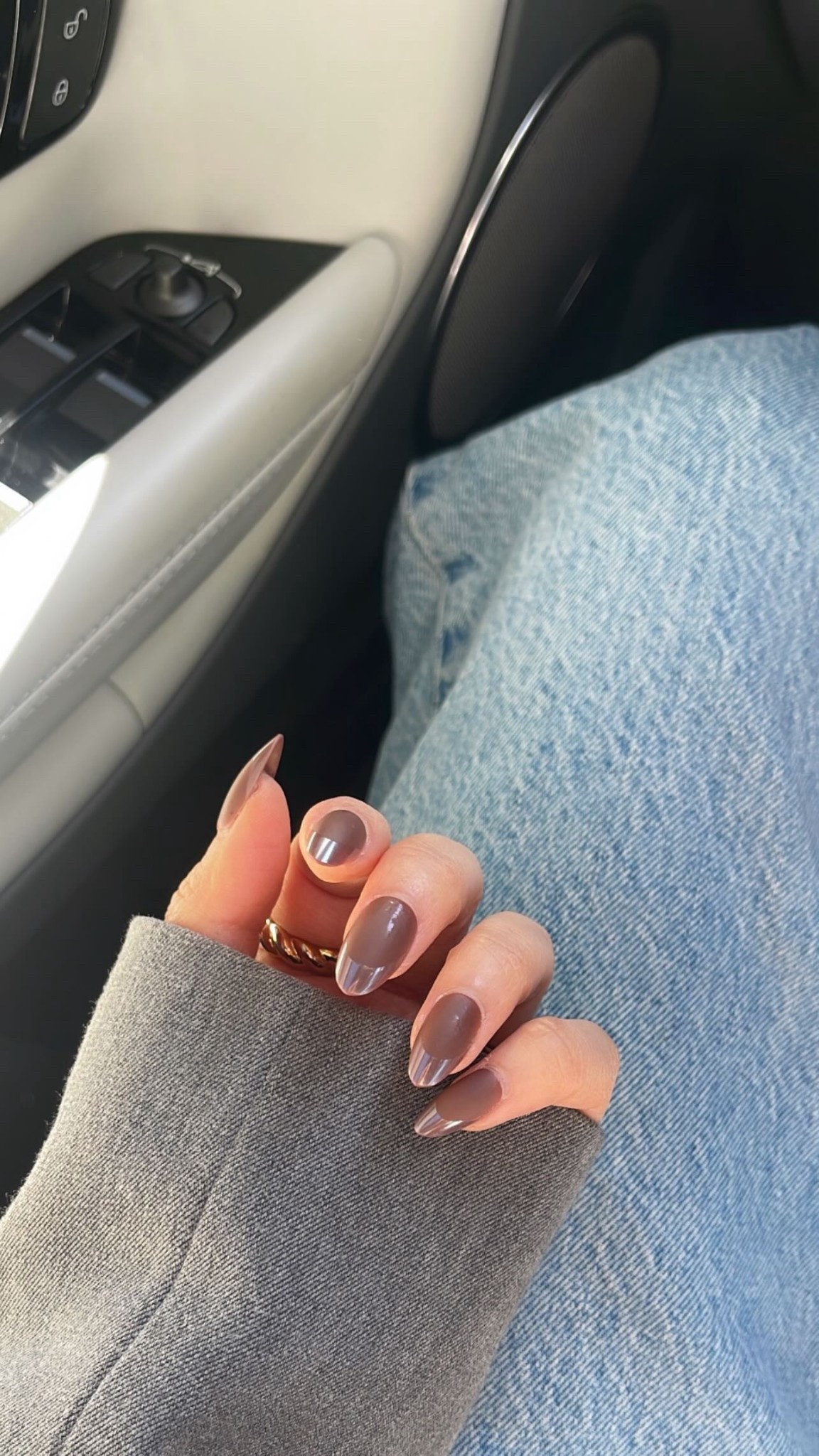 The perfect brown fall nails 🤍