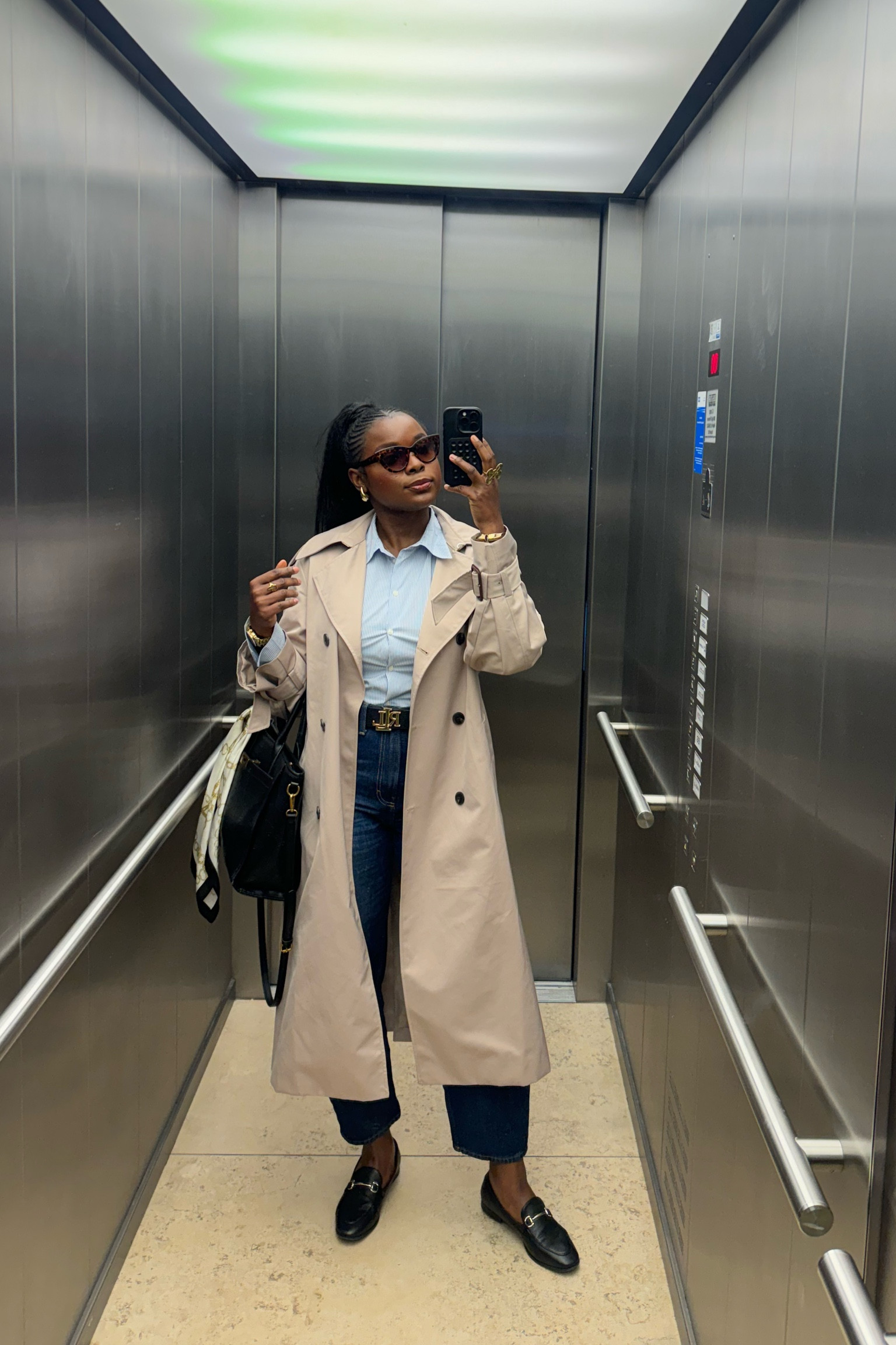 Casual chic outfit for work
Jean size M
Trenchcoat Size M
Shirt Size M

#LTKdeutschland #LTKspring #LTKworkwear