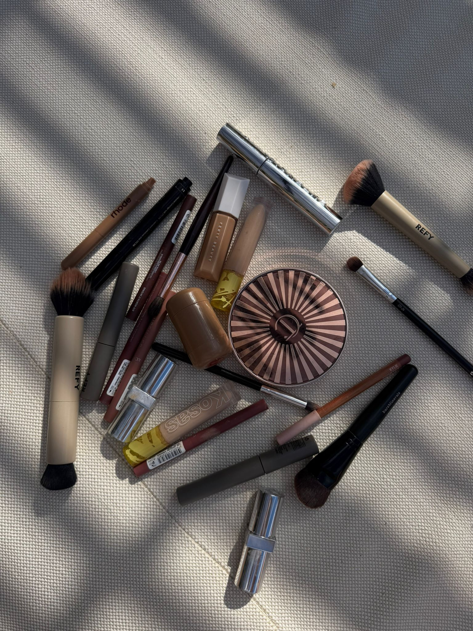 My Holiday Makeup Essentials

makeup flatlay, beauty products, neutral makeup, soft glam, everyday makeup, bronzed makeup, complexion products, concealer, foundation, bronzer, lip liner, lip gloss, makeup brushes, beauty essentials, beige aesthetic, luxury beauty, cosmetics collection

#LTKsummer #LTKluxury #LTKbeauty