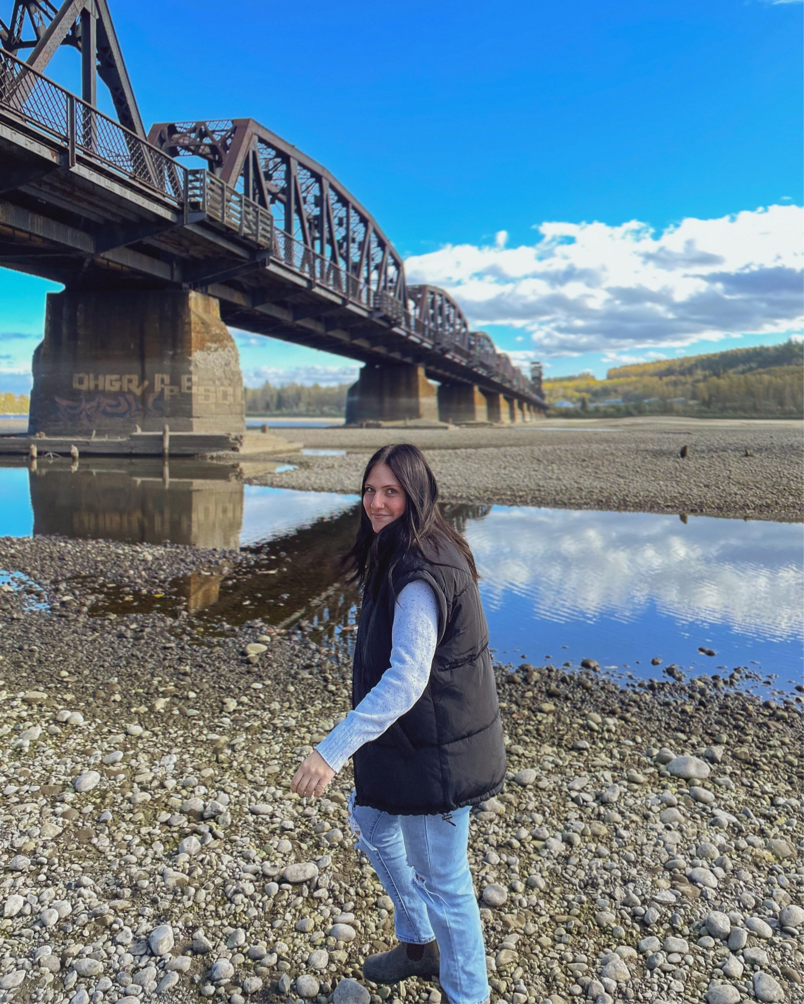 #amandawears wearing sz small in the h&m puffer vest 

#LTKunder50 #LTKSeasonal #LTKstyletip
