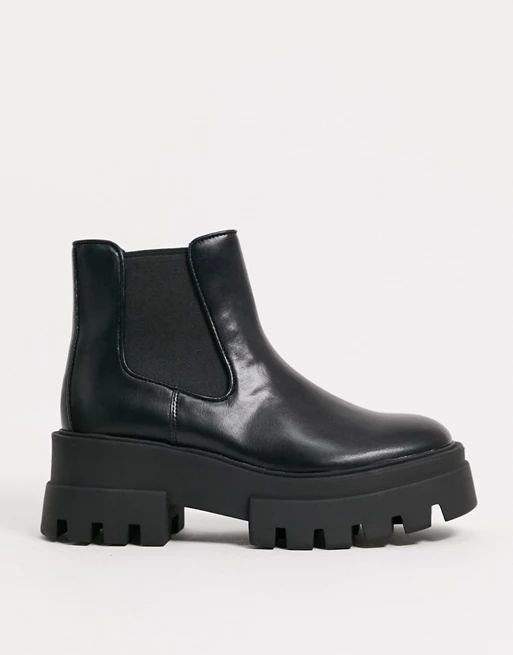 Pull&Bear short platform chelsea boot with cleated sole in black | ASOS (Global)