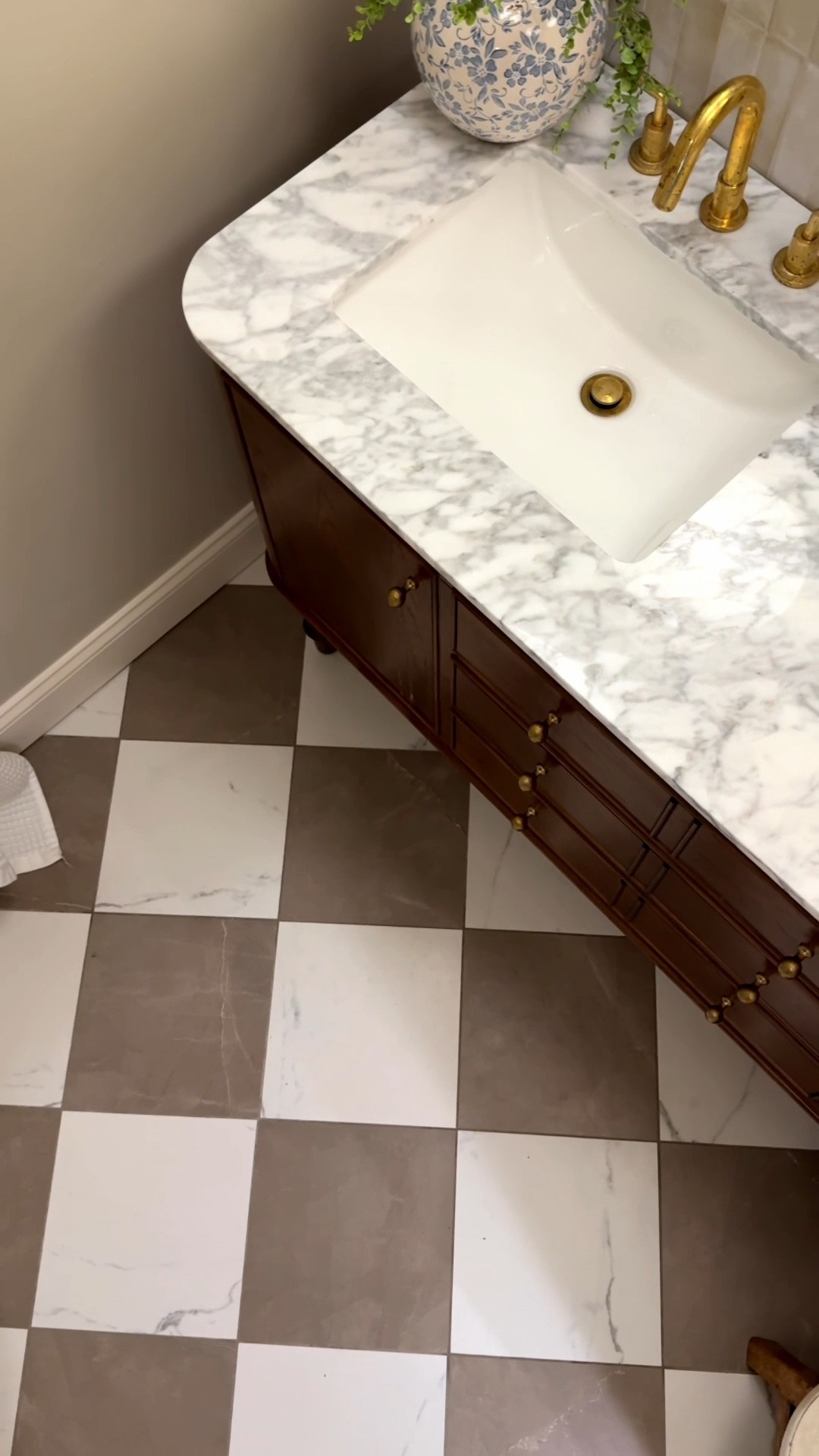 All my favorite past + present tiles have designer-dupe lookalikes right on @wayfair … and the savings are SO good. #ad #wayfairpartner #wayfair 