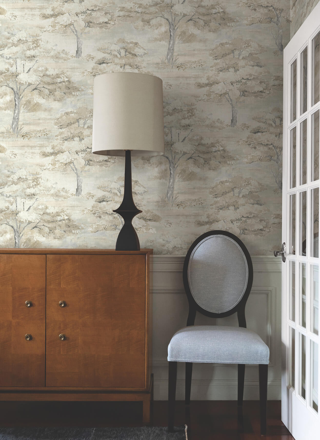 One designer detail that instantly elevates a room? Wallpaper.

This textured wallpaper adds warmth, depth, and character while keeping the space feeling timeless and sophisticated. It's the perfect backdrop for Traditional interiors and works beautifully in entryways, dining rooms, studies, and living spaces.

Save this for your next project and shop the wallpaper I've linked.

✨ For more Traditional design inspiration, furniture favorites, and room-by-room ideas, visit my Traditional Interior Design Style Guide at Mickler & Co.

#WallpaperIdeas #TraditionalStyle #TraditionalInteriorDesign #HomeDecor #InteriorDesign #LTKHome #ClassicInteriors #DesignerFavorites 

 