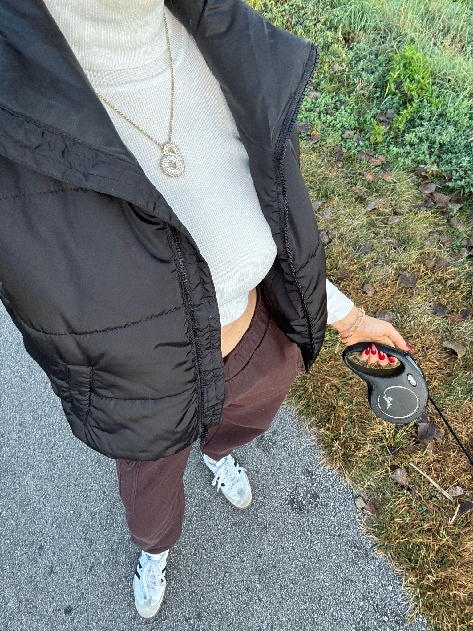 Tis the season for puffer vests 🖤🍂



#LTKStyleTip #LTKFindsUnder100 #LTKSeasonal