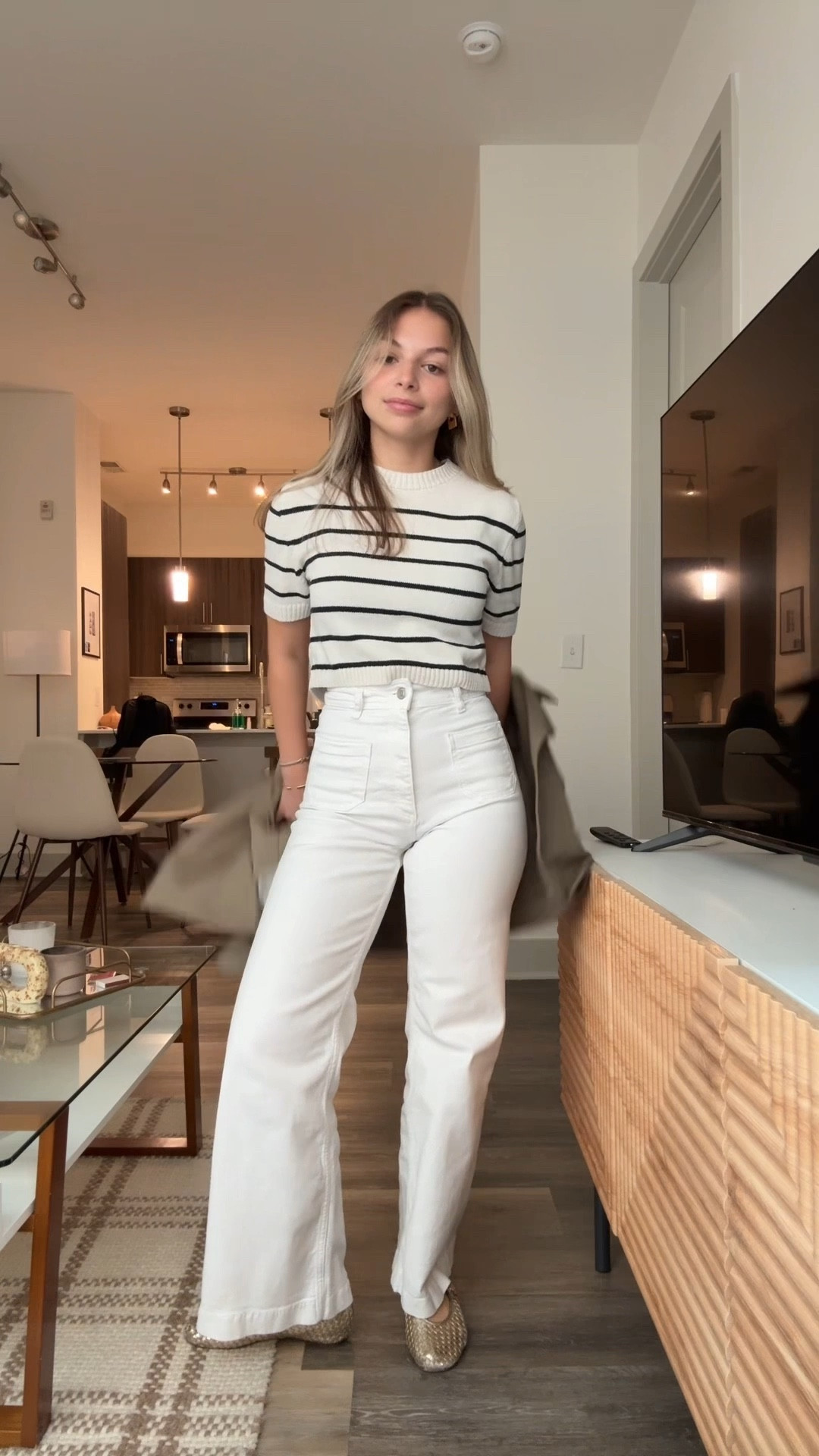 Effortless stripes meet timeless white denim 🤍✨
Wide-leg pants, a cropped trench, and a classic striped top—this neutral look is made for fall transitions and everyday chic.

#LTKPetite #LTKWorkwear