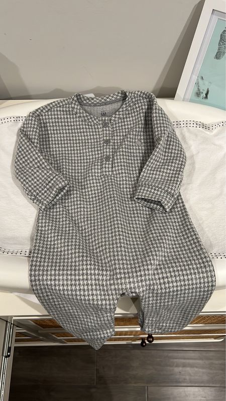 best baby Henley onesies, baby gap, baby onesies, baby outfits, on sale

#LTKstyletip #LTKsalealert #LTKfindsunder50