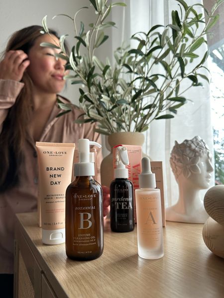 Happy Saturday! Rise and shine and take care of your skin with the best plant based clean beauty skincare products! Love this brand!
Mother’s Day gift idea too!


Motherhood postpartum clean beauty 

#LTKGiftGuide #LTKbeauty #LTKhome