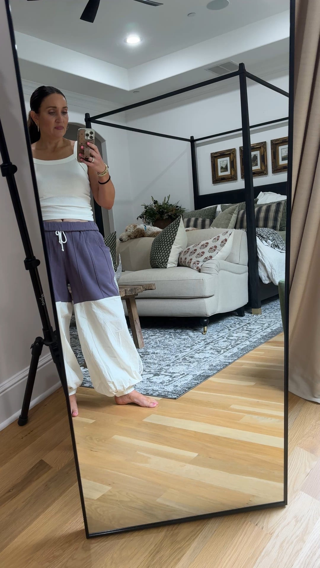 These lounge pants are everything! Cute enough to run errands in but also cozy for home 
