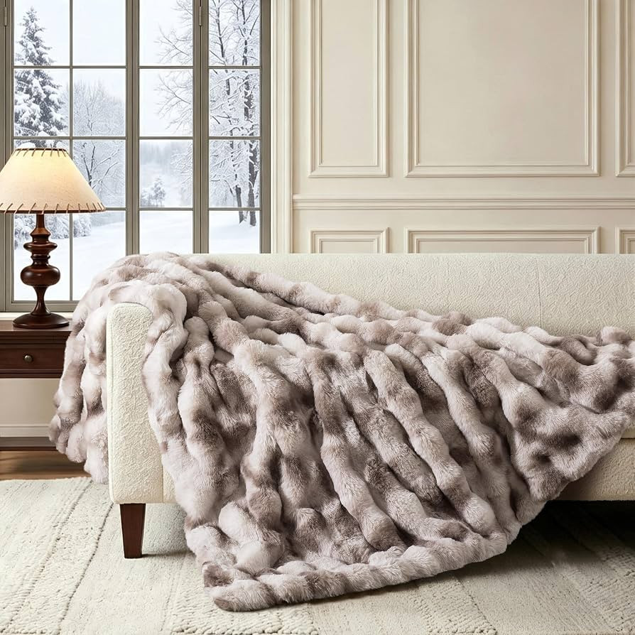 WDCOZY Luxury Bubble Throw Blanket, Faux Rabbit Fur Mink Plush Throw for Couch, Sofa and Bed, Sof... | Amazon (US)