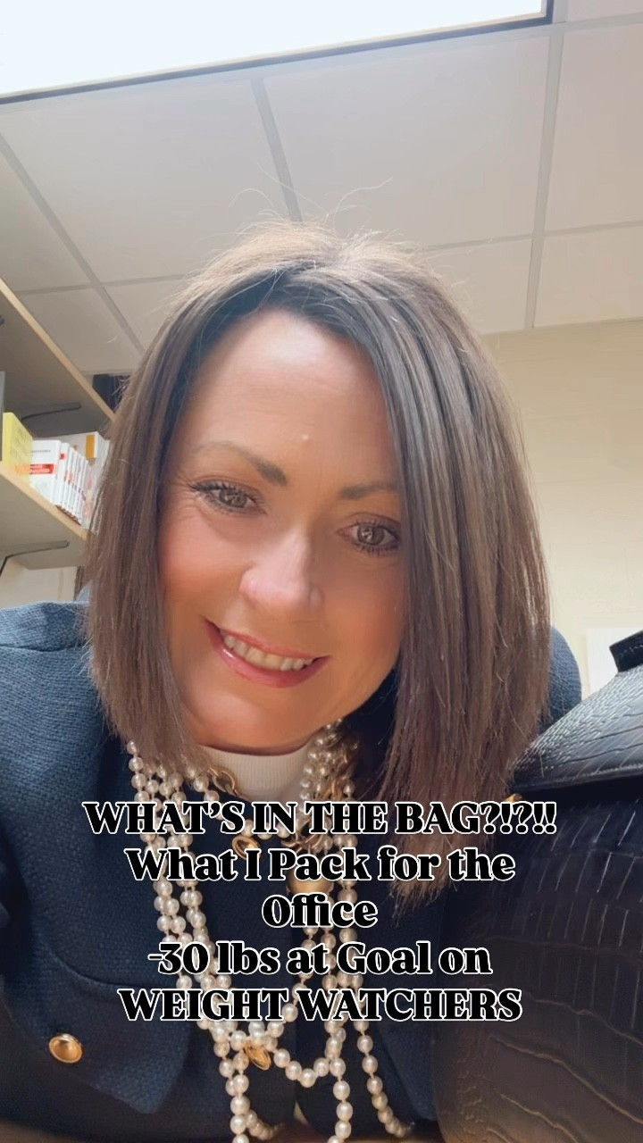 Here’s your Thursday edition of What’s In The Bag?!?!?  Plus check out this cutie new jacket 🤩🤩

Breakfast 
Everything Bagel - 3 Points
1 Tablespoon Cream Cheese - 


Lunch
Beef Enchilada - 3 Points


Snack
Strawberry Cheesecake Yogurt Bowl - 4 Points

Dinner
Skinnytaste Chicken and Mushroom Soup - 3 Points

Cocktails!!

Enjoy!

Xo, 
Mindy 💋 

#LTKfitnessgoals #LTKWorkwear #LTKOver40