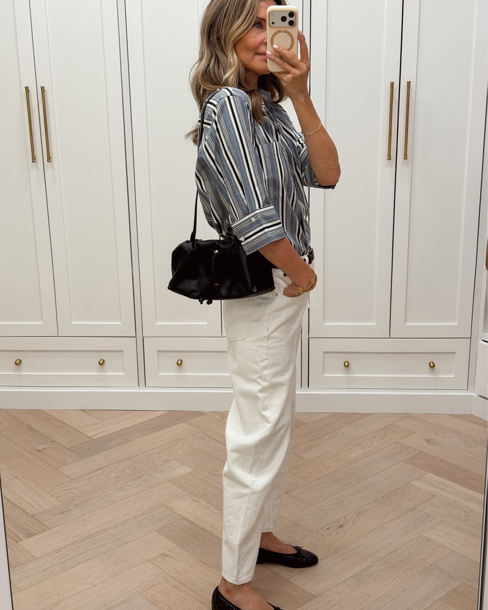 I’m 5,6 
-striped button up XXS
-woven flat size 6.5
Love this new bag you can wear as a clutch @Cuyana