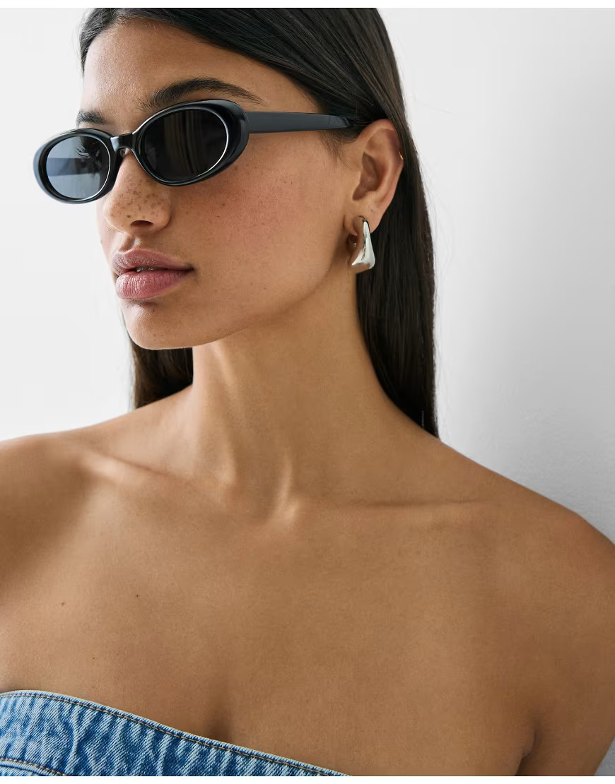 Bershka oval resin sunglasses in black | ASOS (Global)
