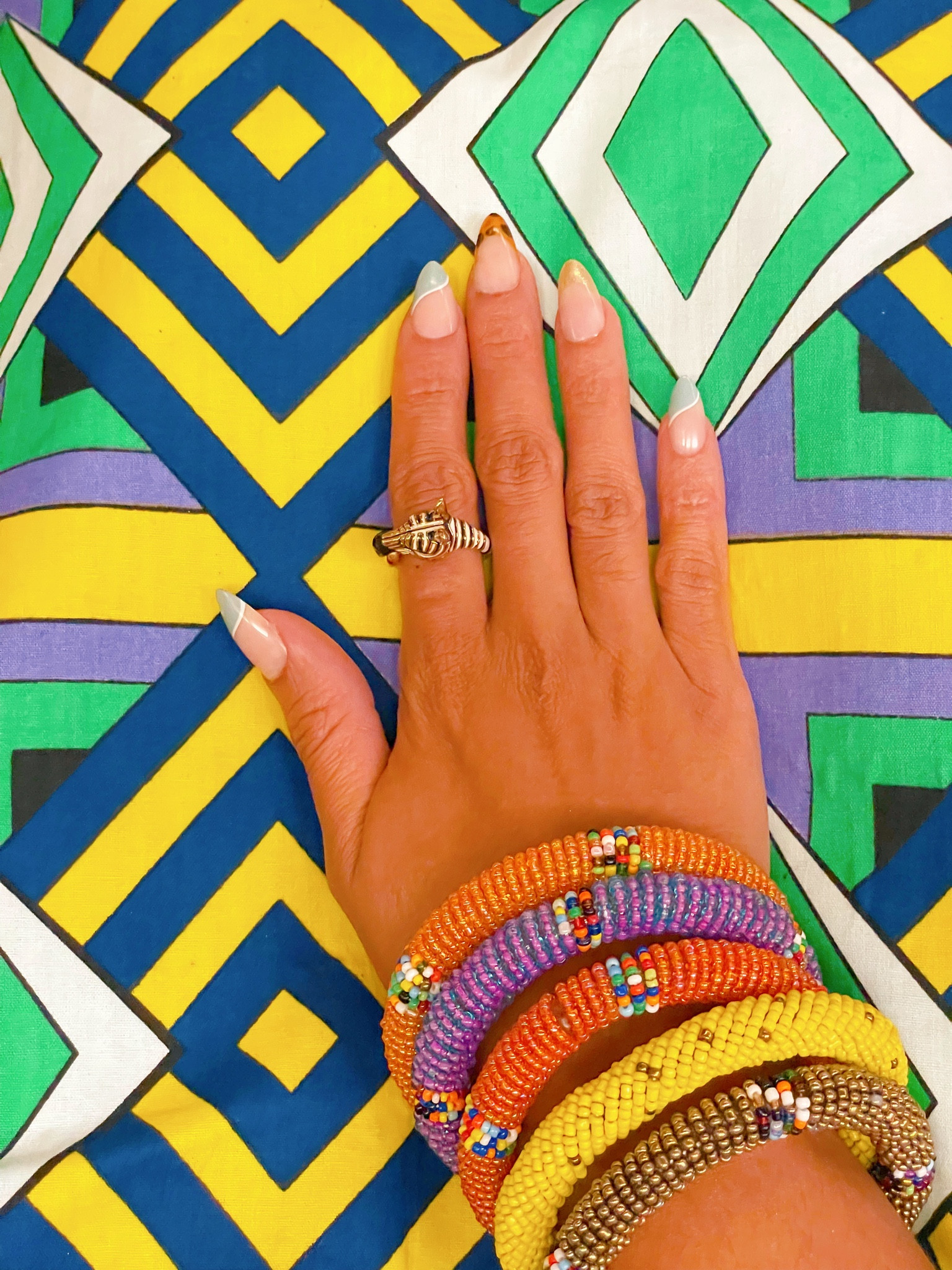 Pretty press on nails by KISS