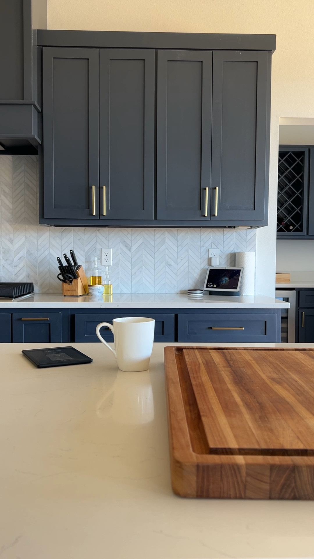 An ideal morning with my Kindle, my coffee, and my favorite robe! 

#LTKVideo #LTKfindsunder50 #LTKGiftGuide