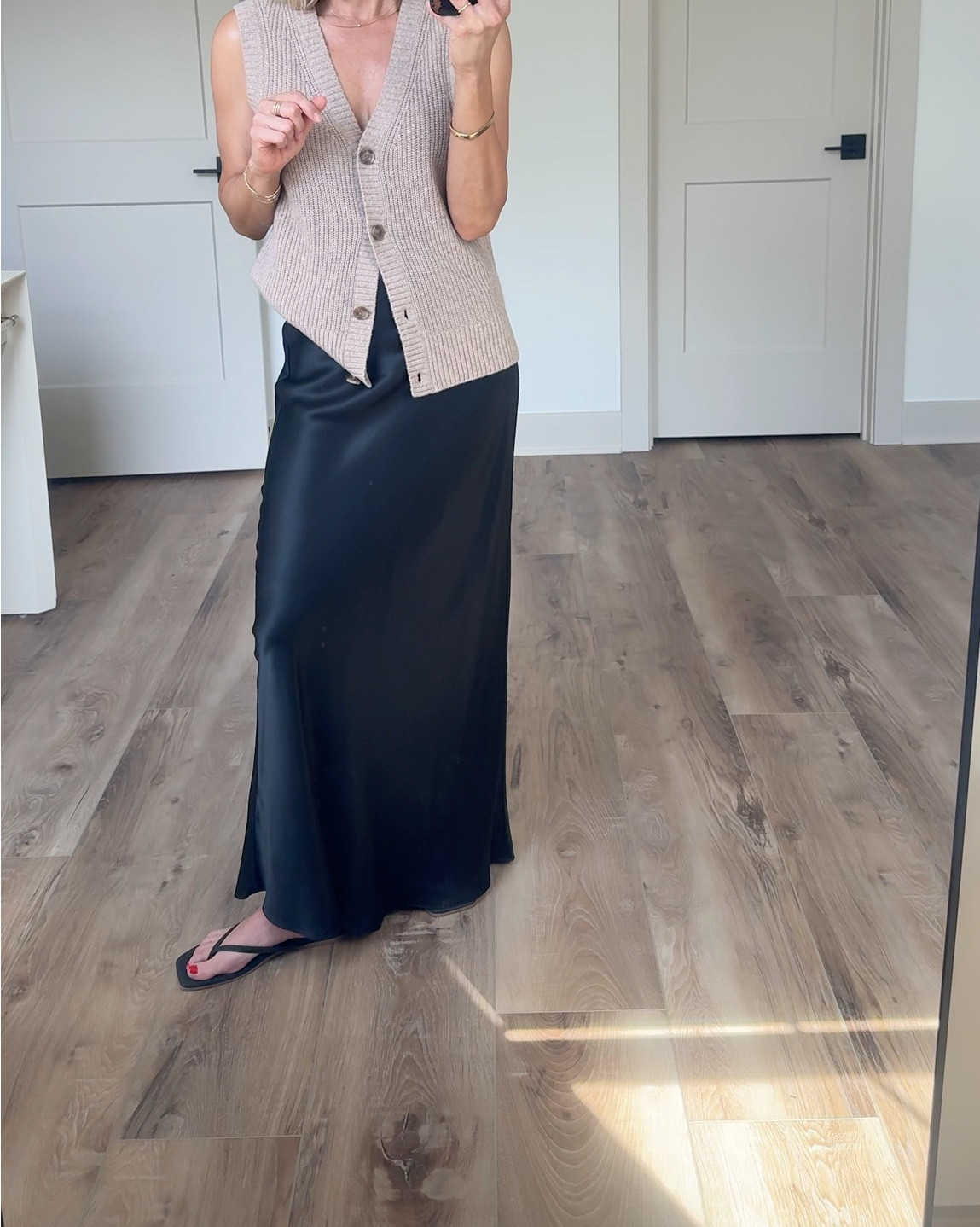 Capsule Silk Skirt, wearing tts small

@Quince #quincepartner 

#LTKgrwm #LTKootd #LTKOver40