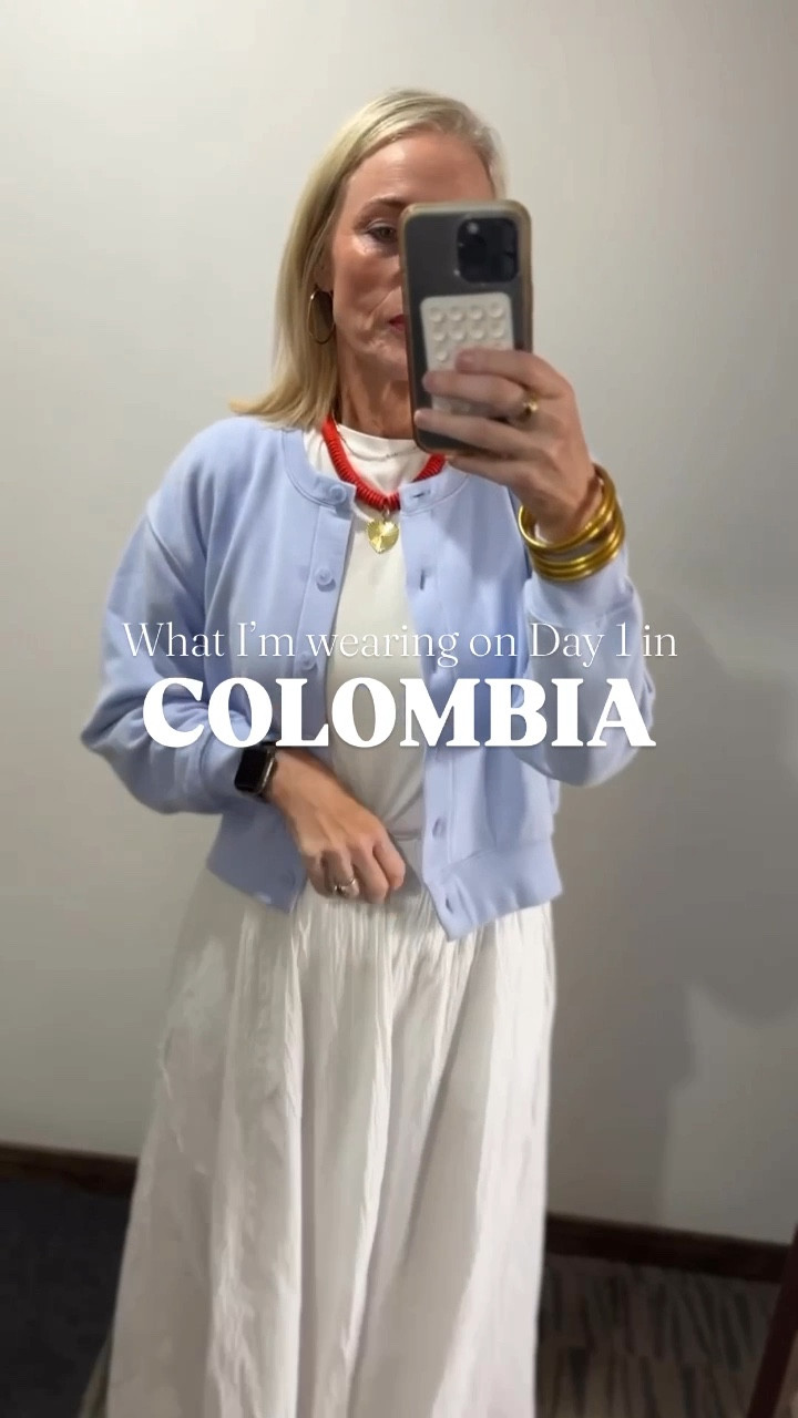 Skirt is Target in a small 
Tee is Amazon in a large 
Cardigan is Target in a medium



#LTKFindsUnder50 #LTKTravel #LTKOver40