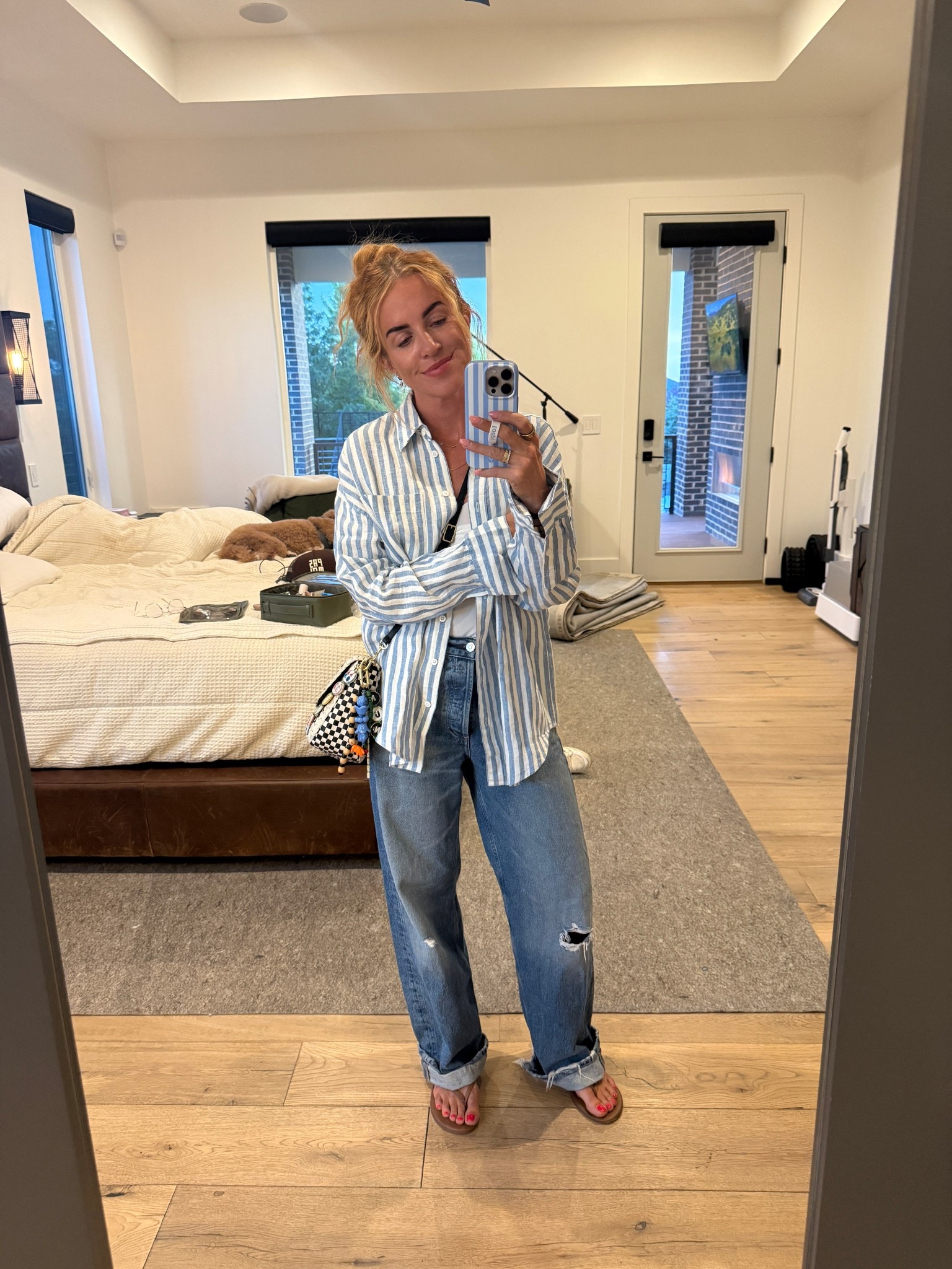 Linen shirt if from Faherty and it’s on sale + use code TARAT20 for an extra 20% off! I’m wearing the small.

Jeans are Citizens of Humanity! I’ve had them for about a year and love the baggy fit. I sized down one size. They’re 30% off right now too!

Clare V, TKEES 



#LTKSeasonal #LTKStyleTip #LTKSaleAlert