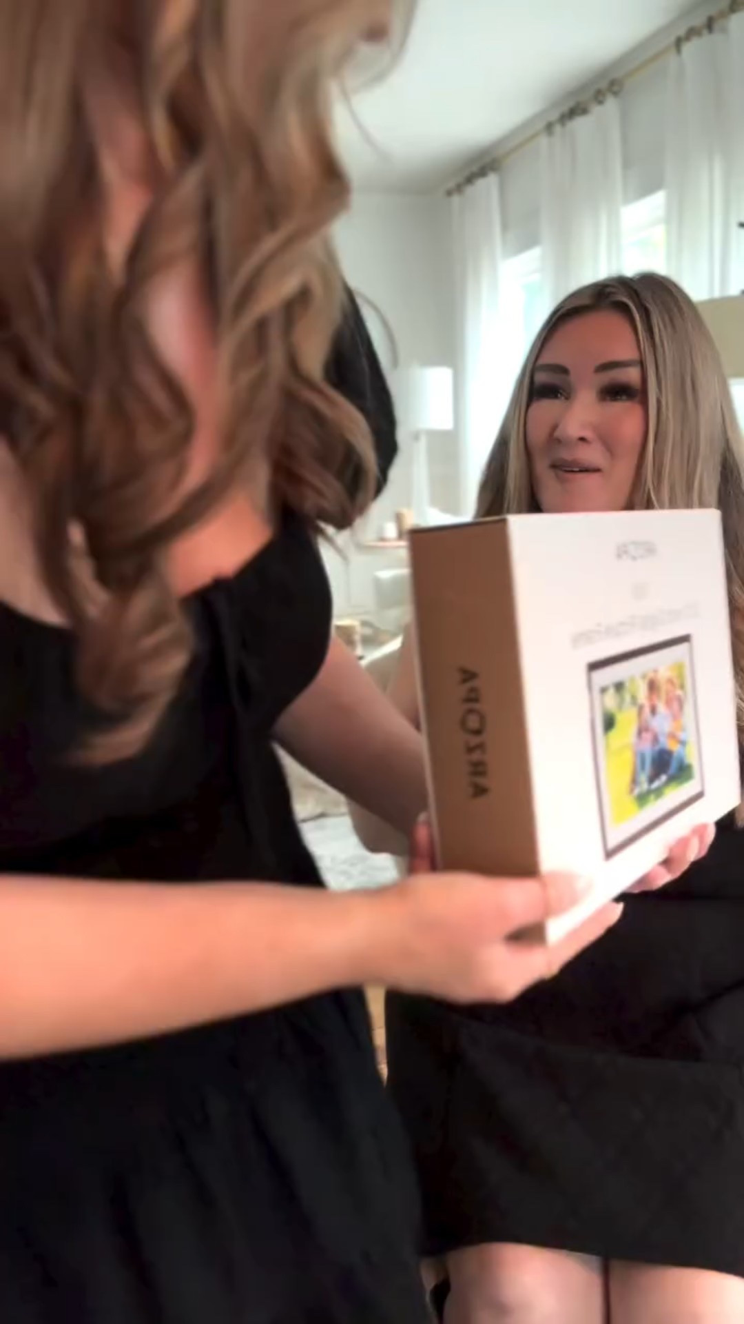 We wish you all happy Father’s Day. To all the dads out there, no matter what that looks like to you. A father’s love is one of the greatest gifts.❤️

This beautiful 10.1 inch @arzopa_official digital photo frame from Amazon effortlessly displays cherished memories, instantly updated by the whole family.

#digitalframe #digitalphotoframe #fathers #fathersdaygiftideas #fatherslove❤️ #fathersdaygift #happyfathersday #blessed #bestdadintheworld