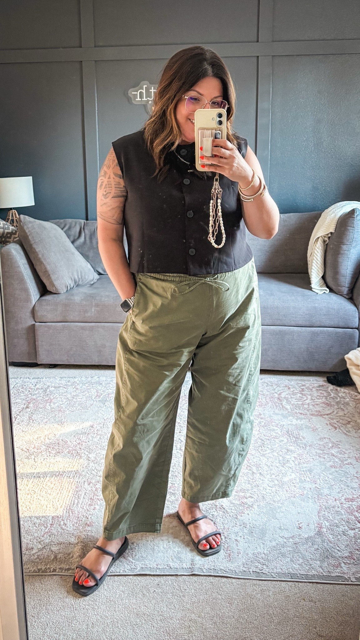 Friday’s ootd:
Amazon top - XL
A&F pull on barrel pants - L (sold out but linked similar)
Croc sandals

#LTKMidsize #LTKOver40 #LTKSaleAlert