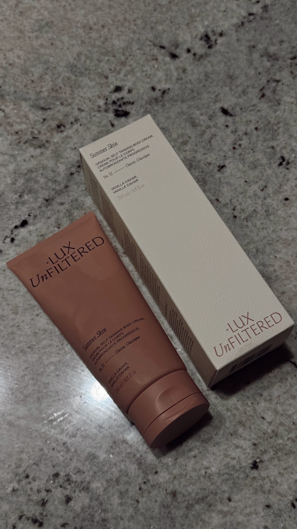 Best smelling self tanner! I use the classic in vanilla caviar 🤍 #luxunfiltered #selftanner #selftanning #beauty 