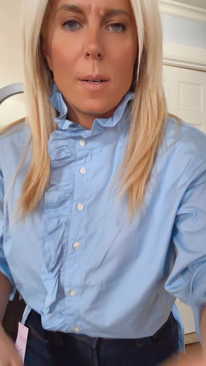 Pretty high collar ruffle neck blouse

#LTKootd