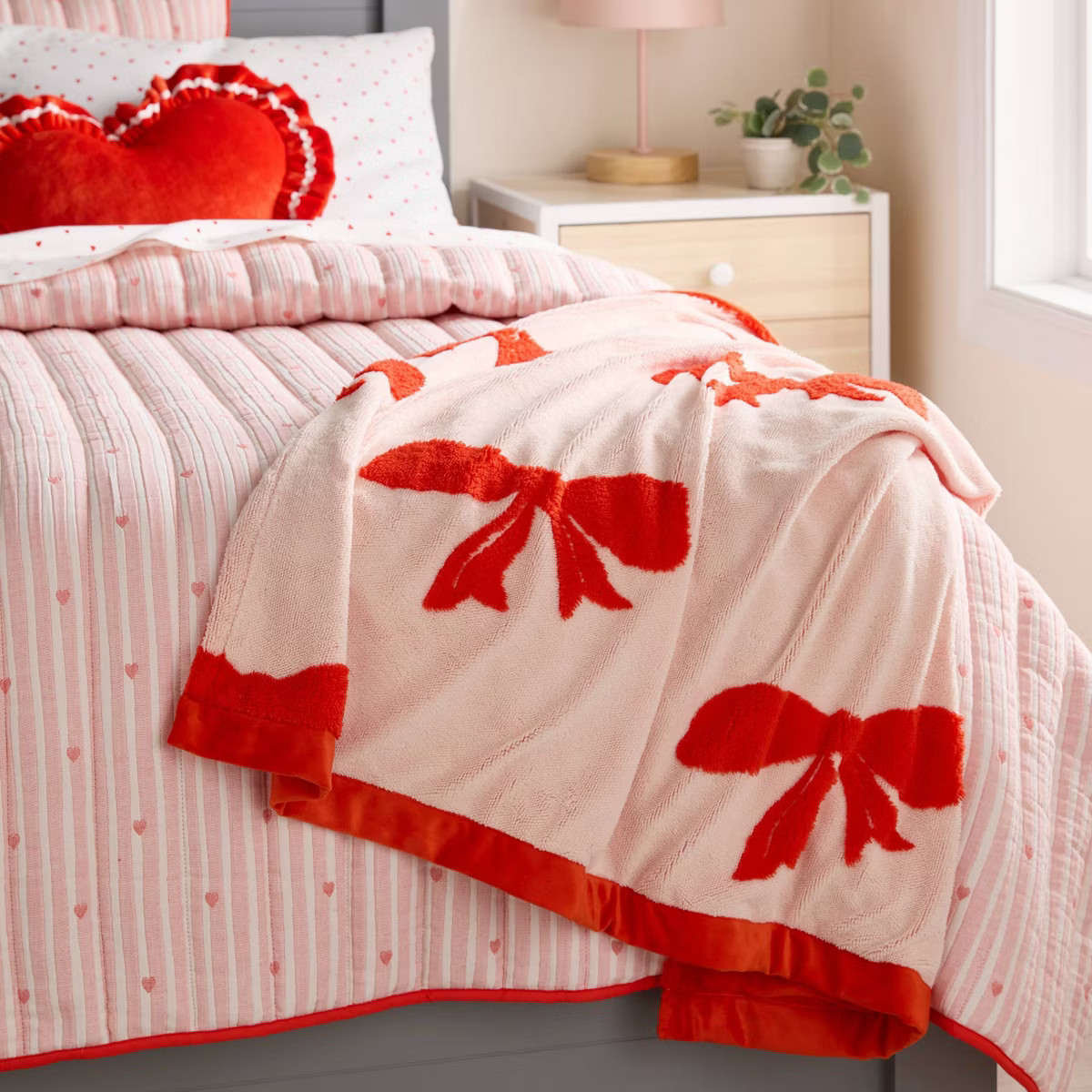 Patisserie Bow Kids' Chenille Throw Blanket Pink - Pillowfort™ | Target