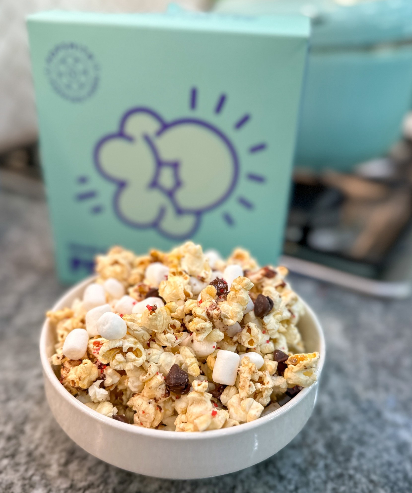 My Holiday popcorn. So delicious and addicting. Yum. 🍿🍿🍫 #Popcorn #holidaypopcorn #christmas #movies 