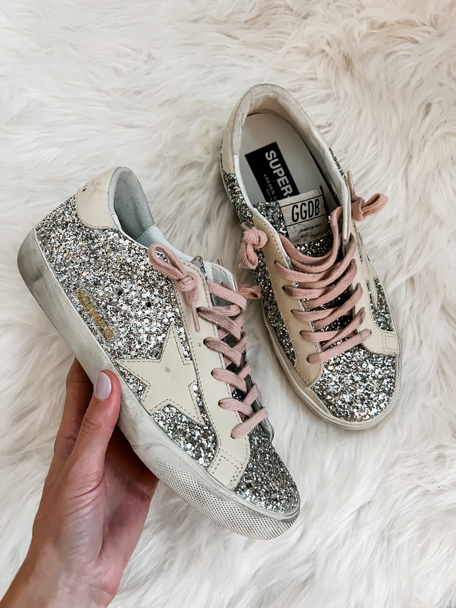 Loverly Grey’s newest pair of Golden Goose sneakers! The sequins are so cute! 

#LTKstyletip #LTKshoecrush #LTKHoliday