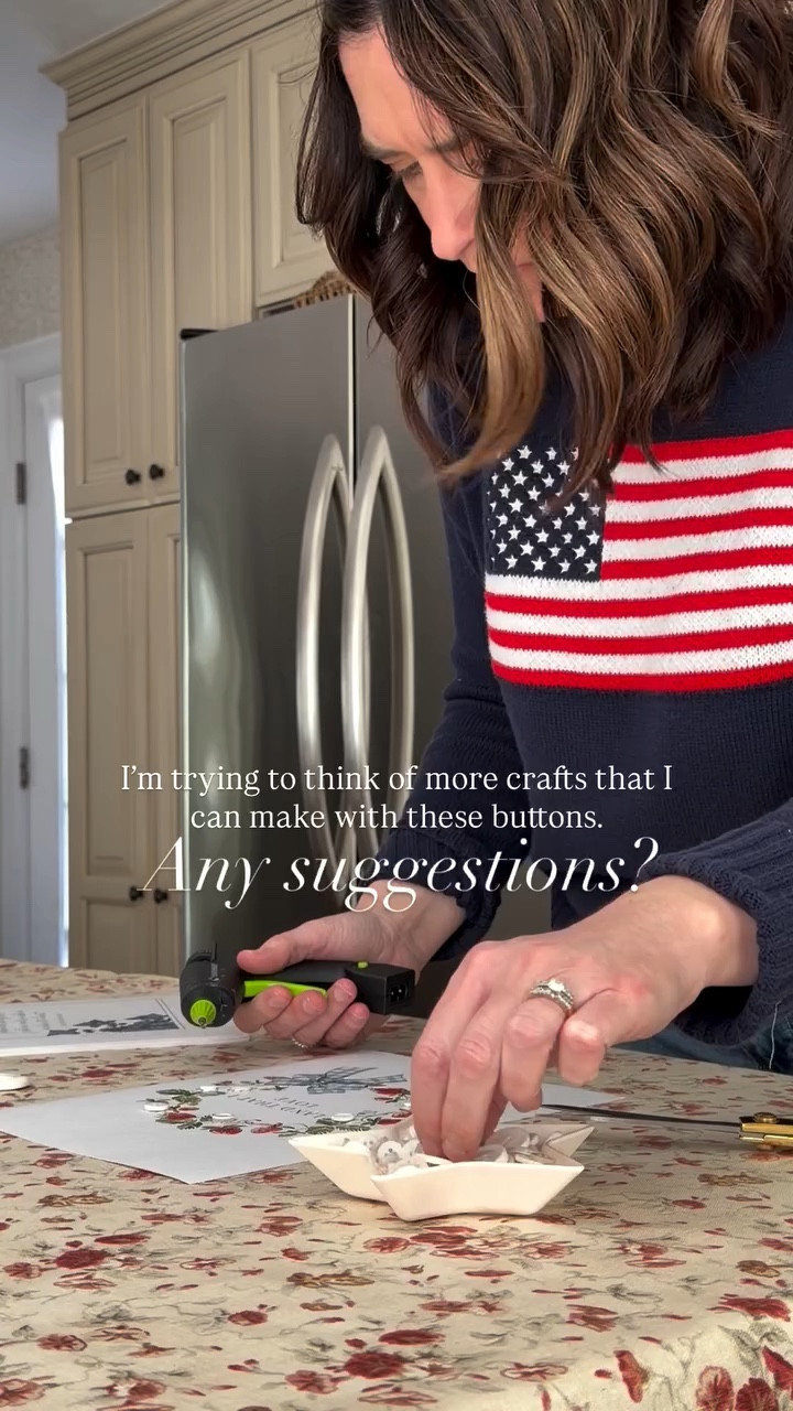 I’m trying to think of more crafts that I can make with these buttons. Any suggestions?