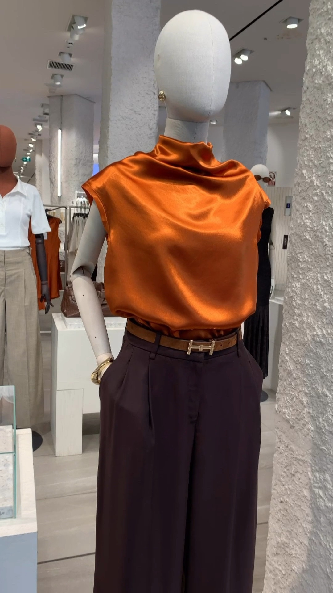 Come to discover H&M's new collection 🖤 So gorgeous pieces for upcoming pre-fall season! 

Tags: H&M, H&M Studio Collection, pre-fall, summer fashion, summer look, summer style, chic & basic outfit, Parisian look, capsule wardrobe, office look, brunch style, high street.

#LTKstyletip #LTKworkwear #LTKsummer