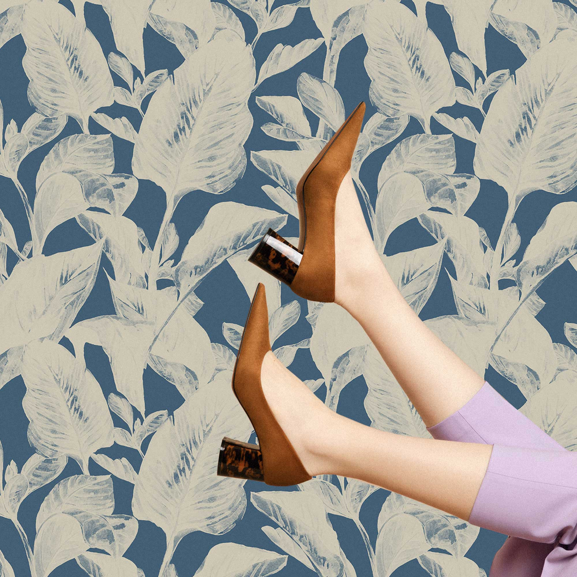 Blue tropical leaves wallpaper | Livettes Wallpaper