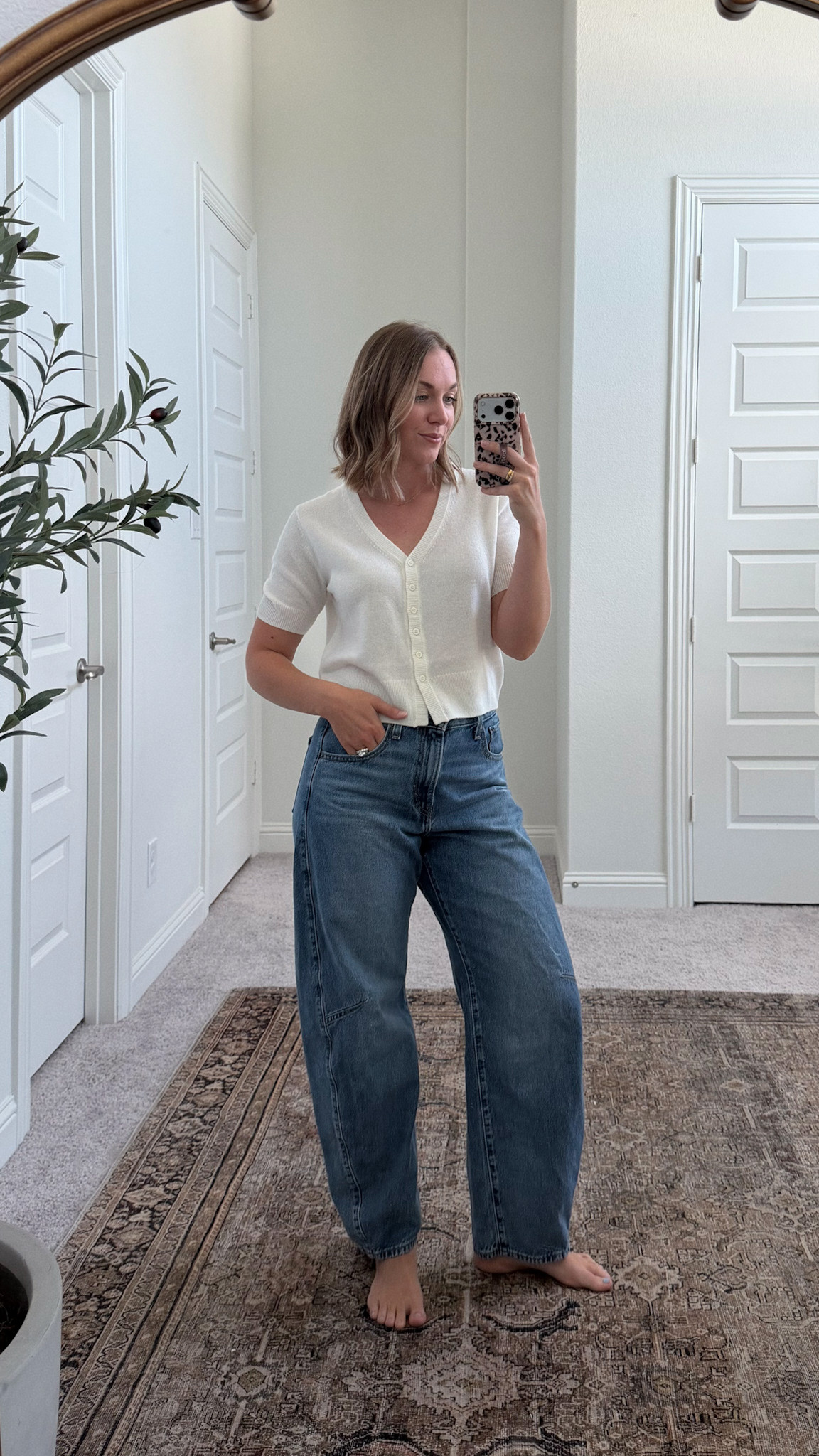 summer 👉🏼 fall transition top from @onequince ✨🍂 you can use code: INFG-26LINDSEYRESSLER10 to save on your first order 🫶🏼😘 #QuincePartner⁠ #workweartops #fallstyle #easyoutfits #falltransition ⁠

Wearing size Medium!!! 

 #LTKootd #LTKSaleAlert #LTKWorkwear
