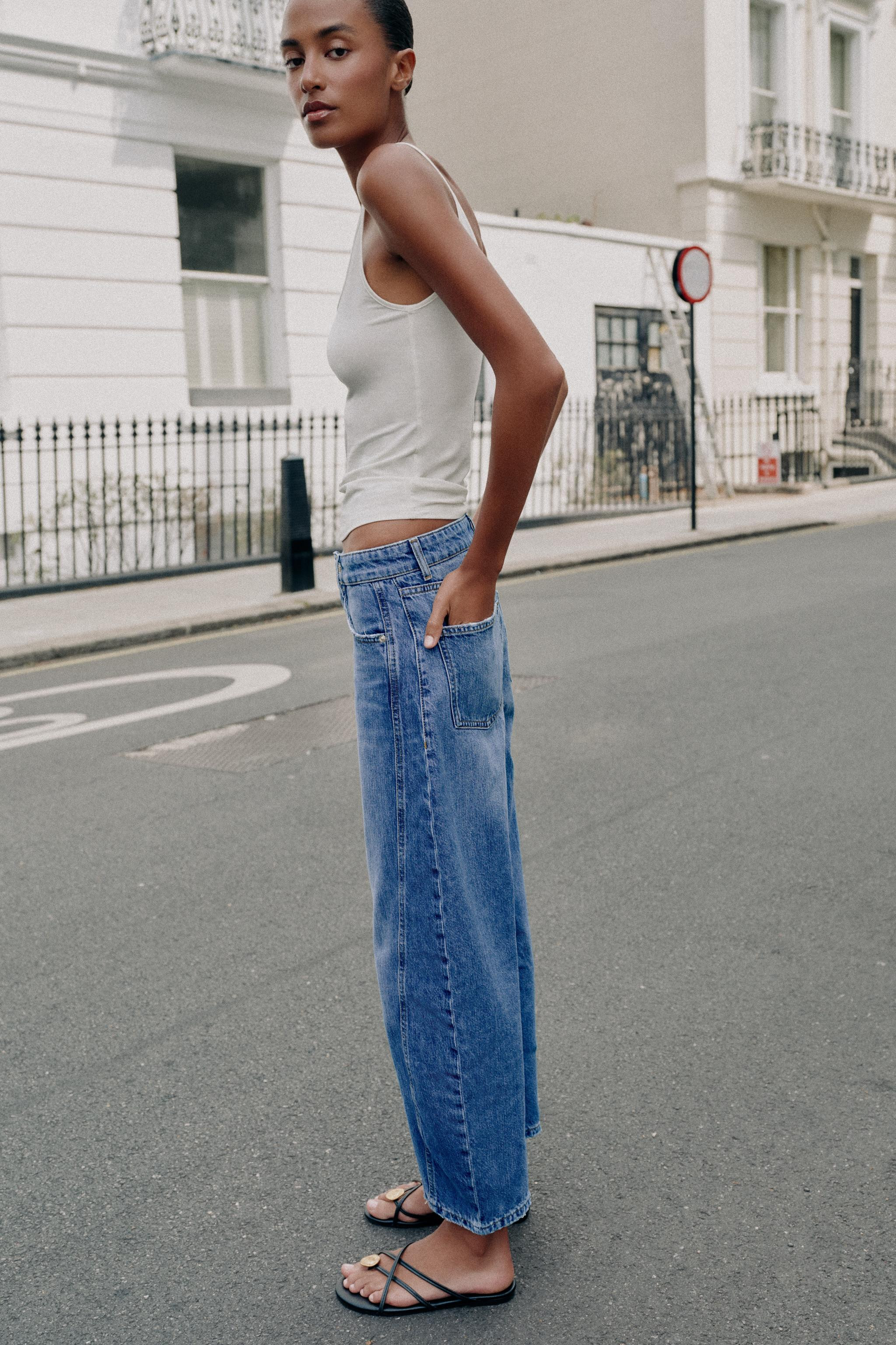 MID-RISE - BARRELMid-rise jeans with five pockets. Loose fit through the leg, tapering at the ank... | Zara US