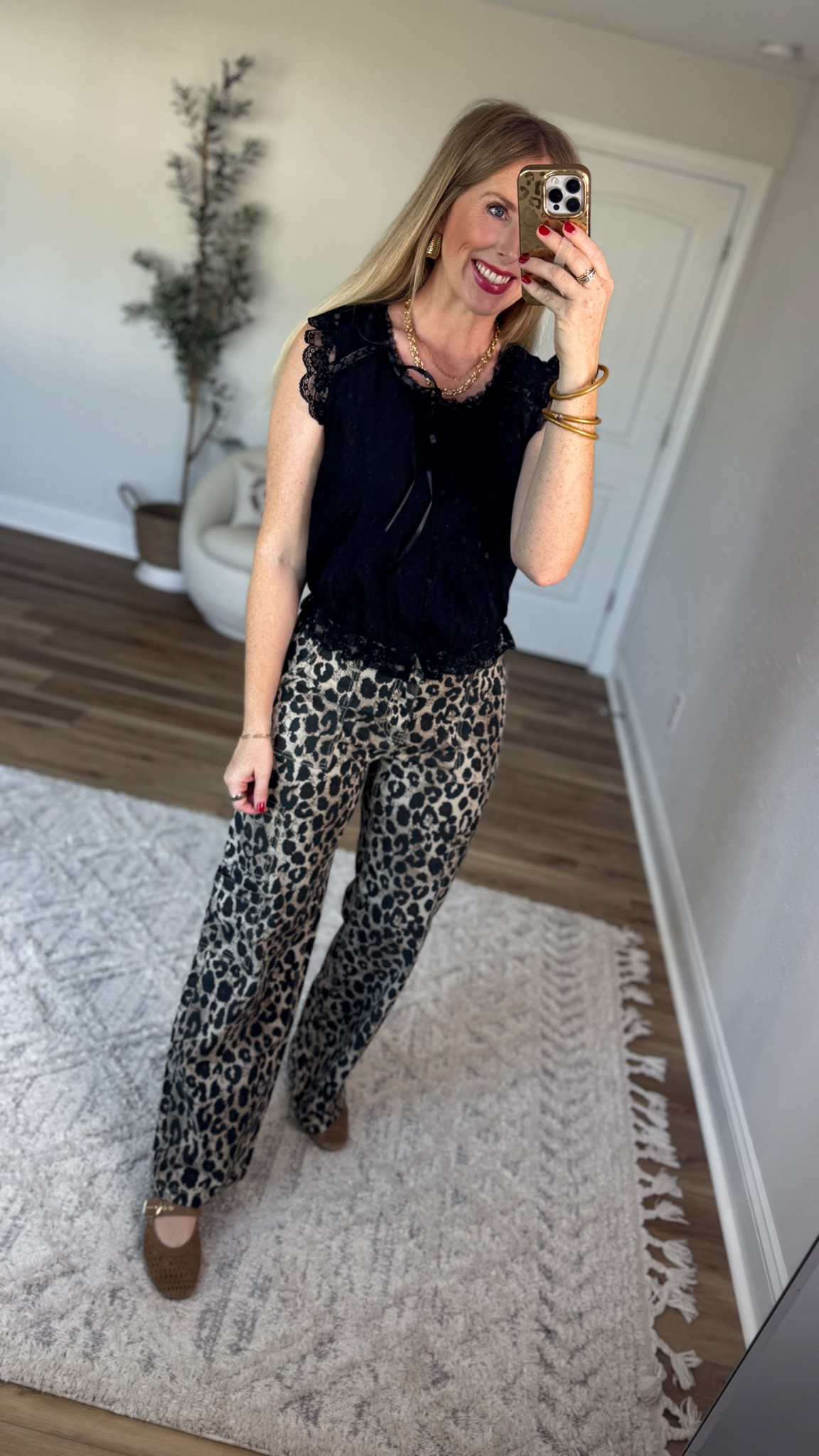 Weekend Walmart Wins try-on
Black top- small
Leopard cargo pants- small

#LTKootd