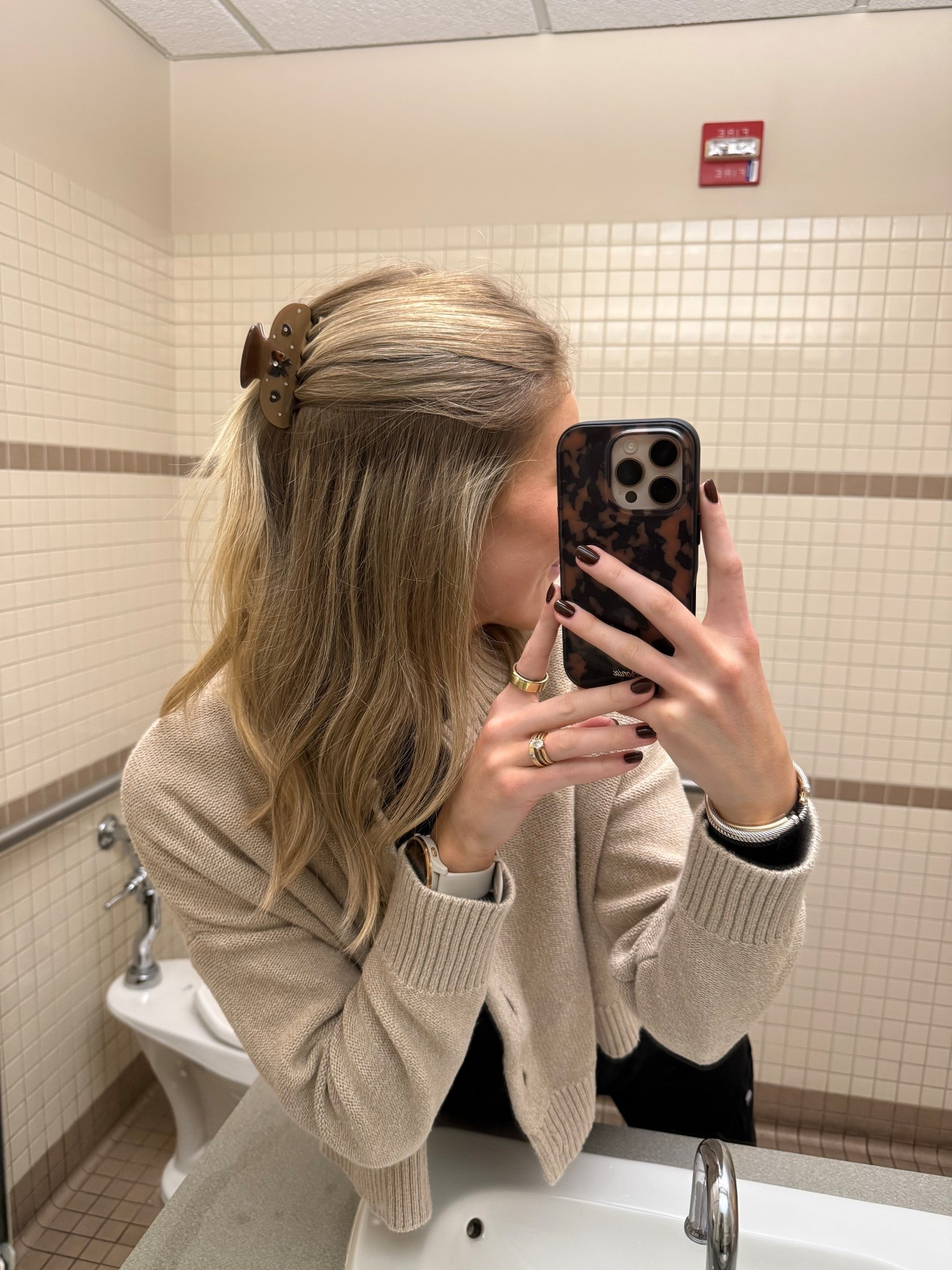 These claw clips are my obsession and make me feel more put together at work!! 

#LTKBeauty #LTKWorkwear #LTKGiftGuide